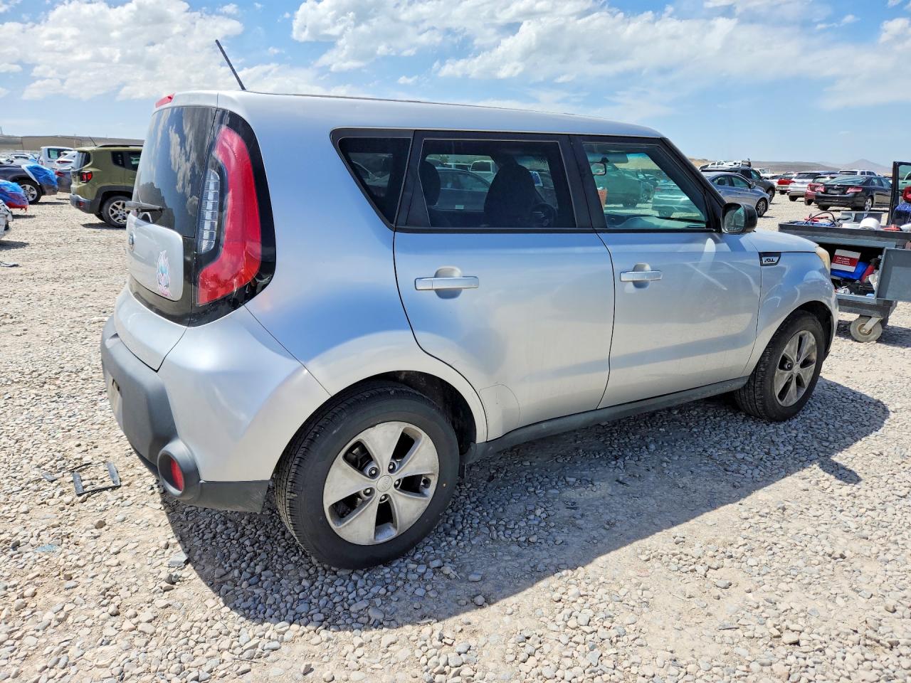 2015 Kia Soul Base Silver vin: KNDJN2A28F7805990