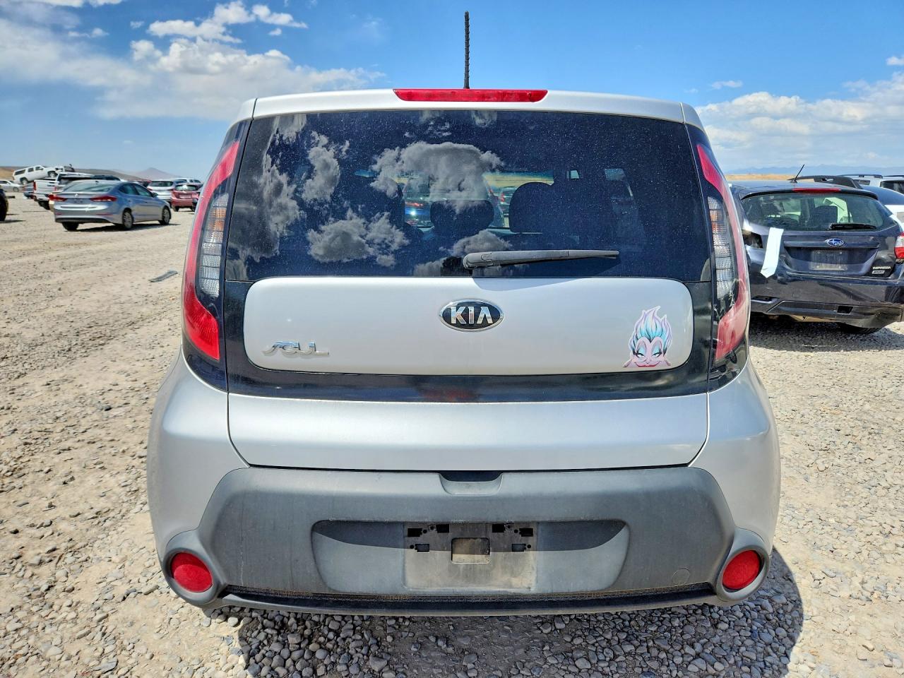 2015 Kia Soul Base Silver vin: KNDJN2A28F7805990