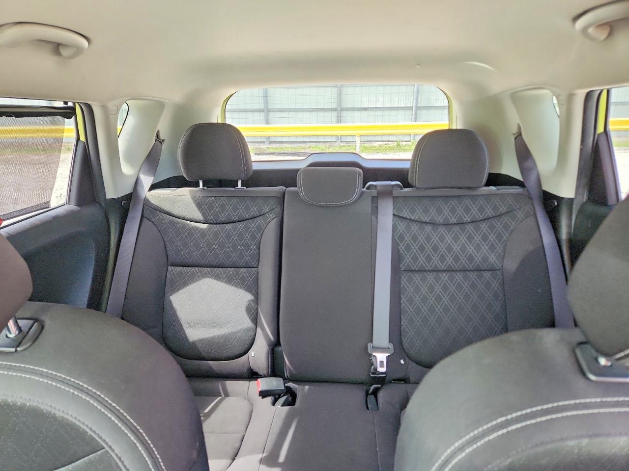 2015 Kia Soul Base Green vin: KNDJN2A28F7810235