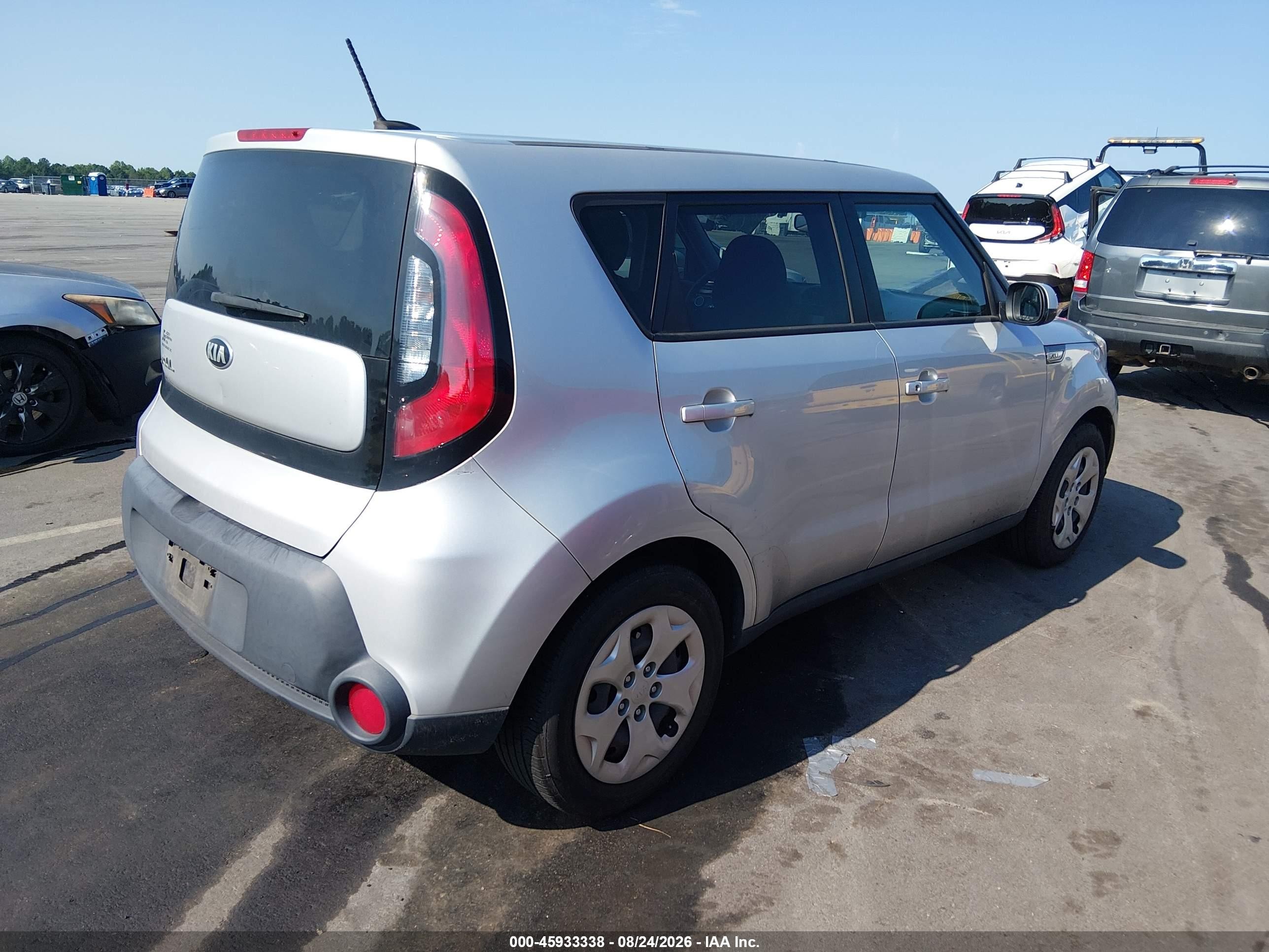 2015 Kia Soul   Silver vin: KNDJN2A28F7814401