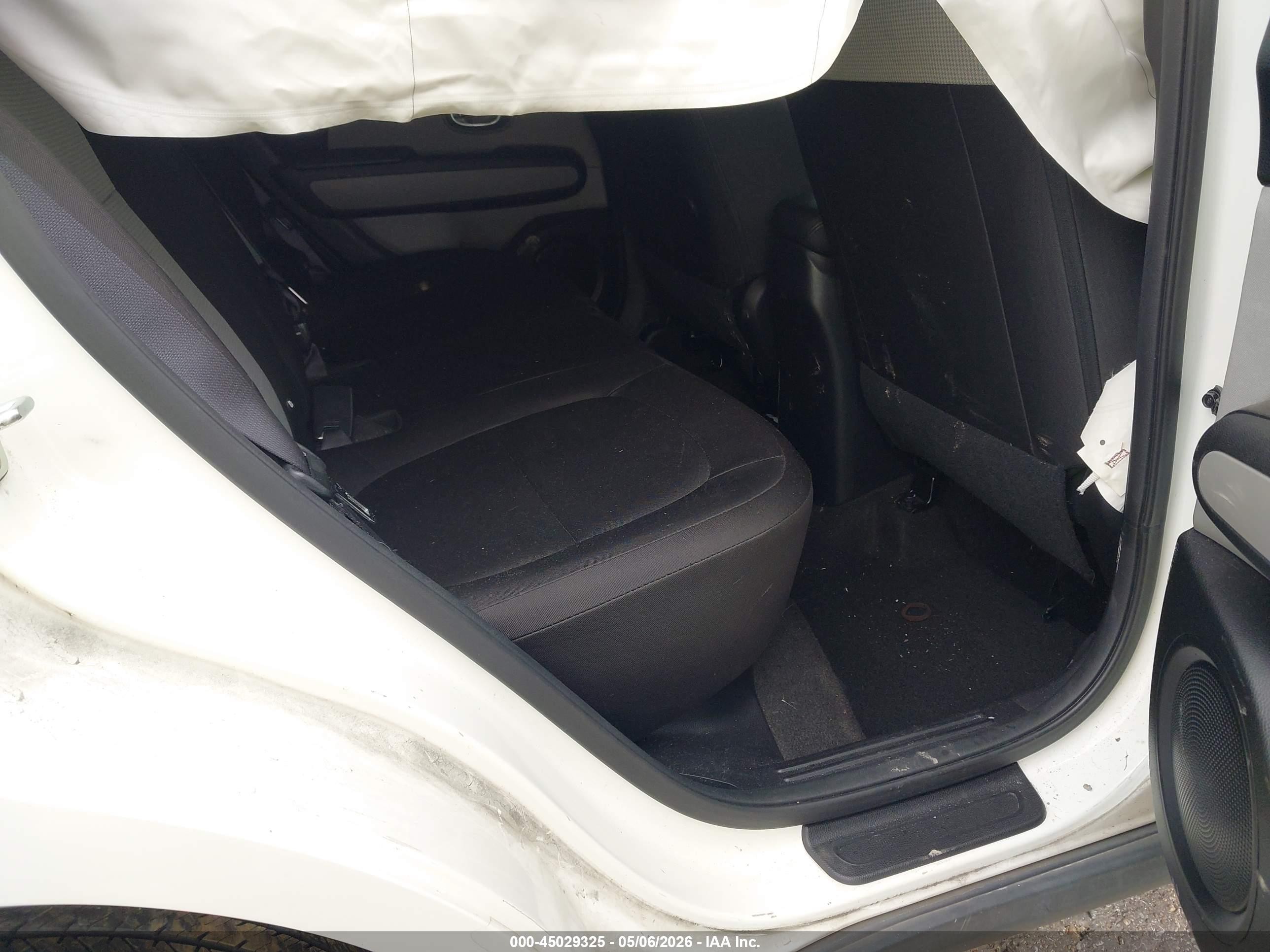 2016 Kia Soul White vin: KNDJN2A28G7285307