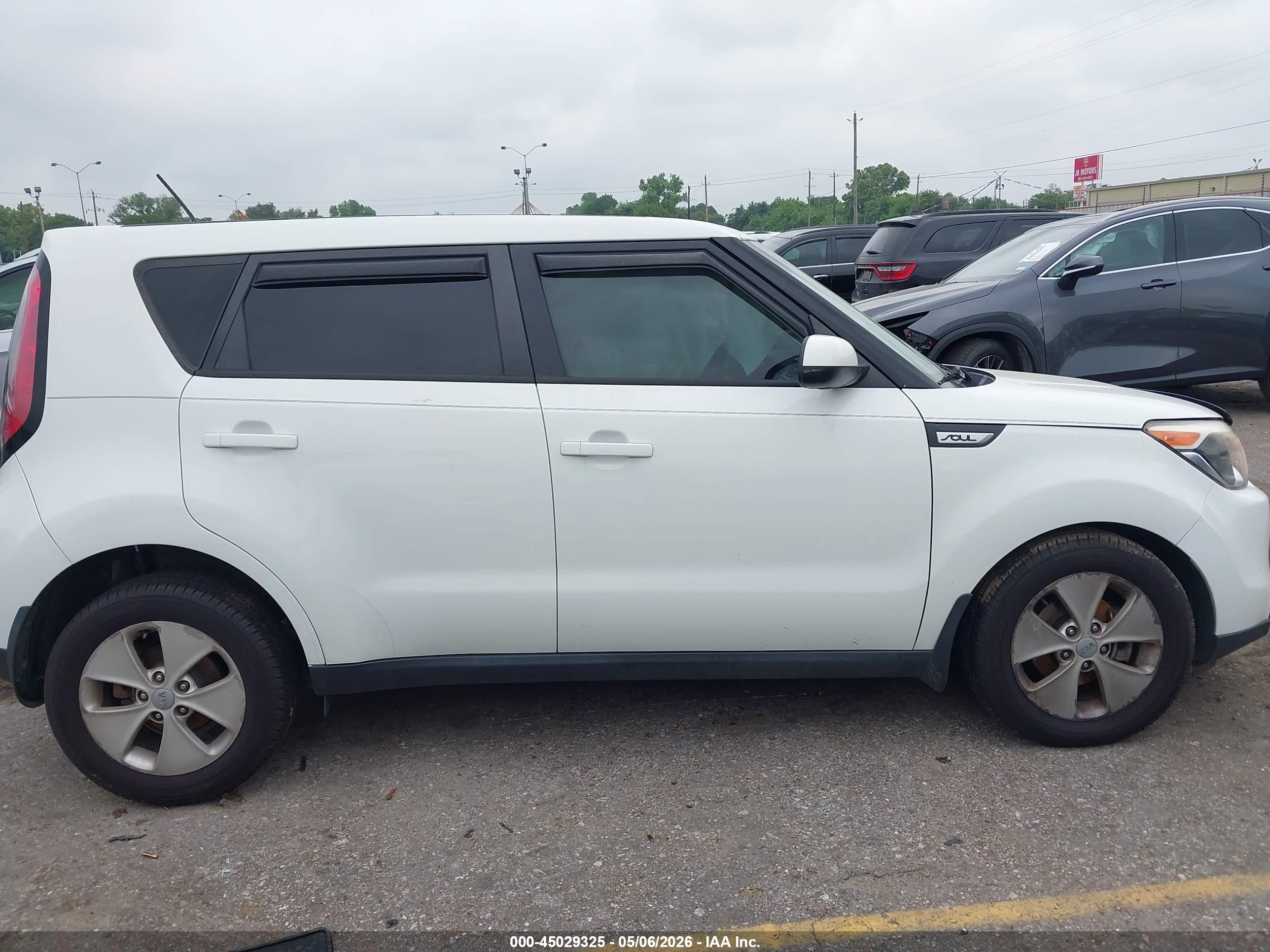 2016 Kia Soul White vin: KNDJN2A28G7285307