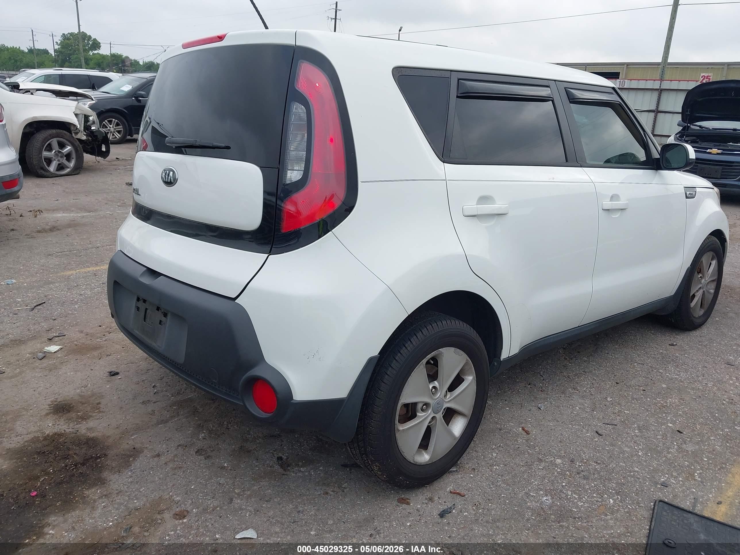 2016 Kia Soul White vin: KNDJN2A28G7285307