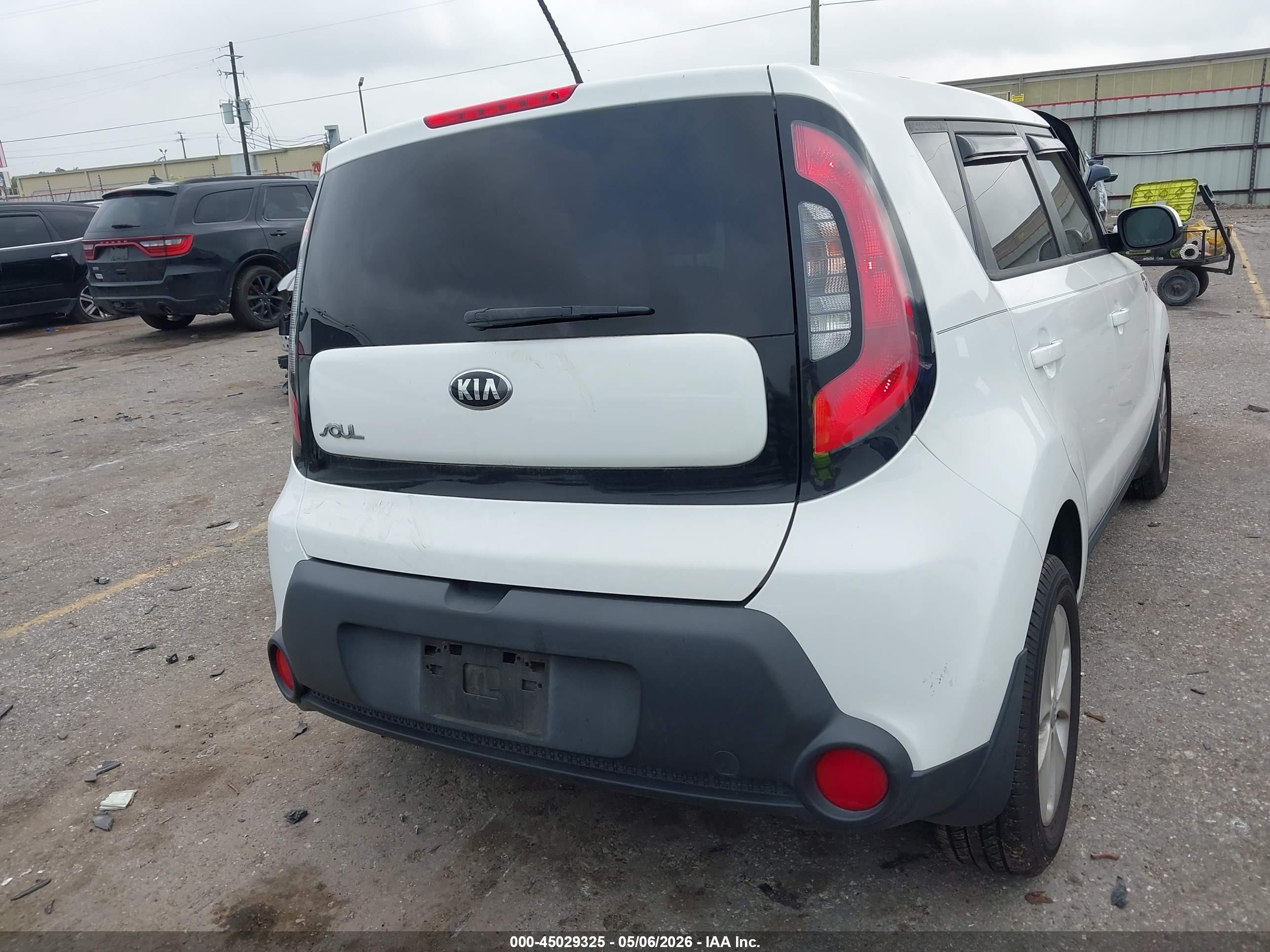 2016 Kia Soul White vin: KNDJN2A28G7285307