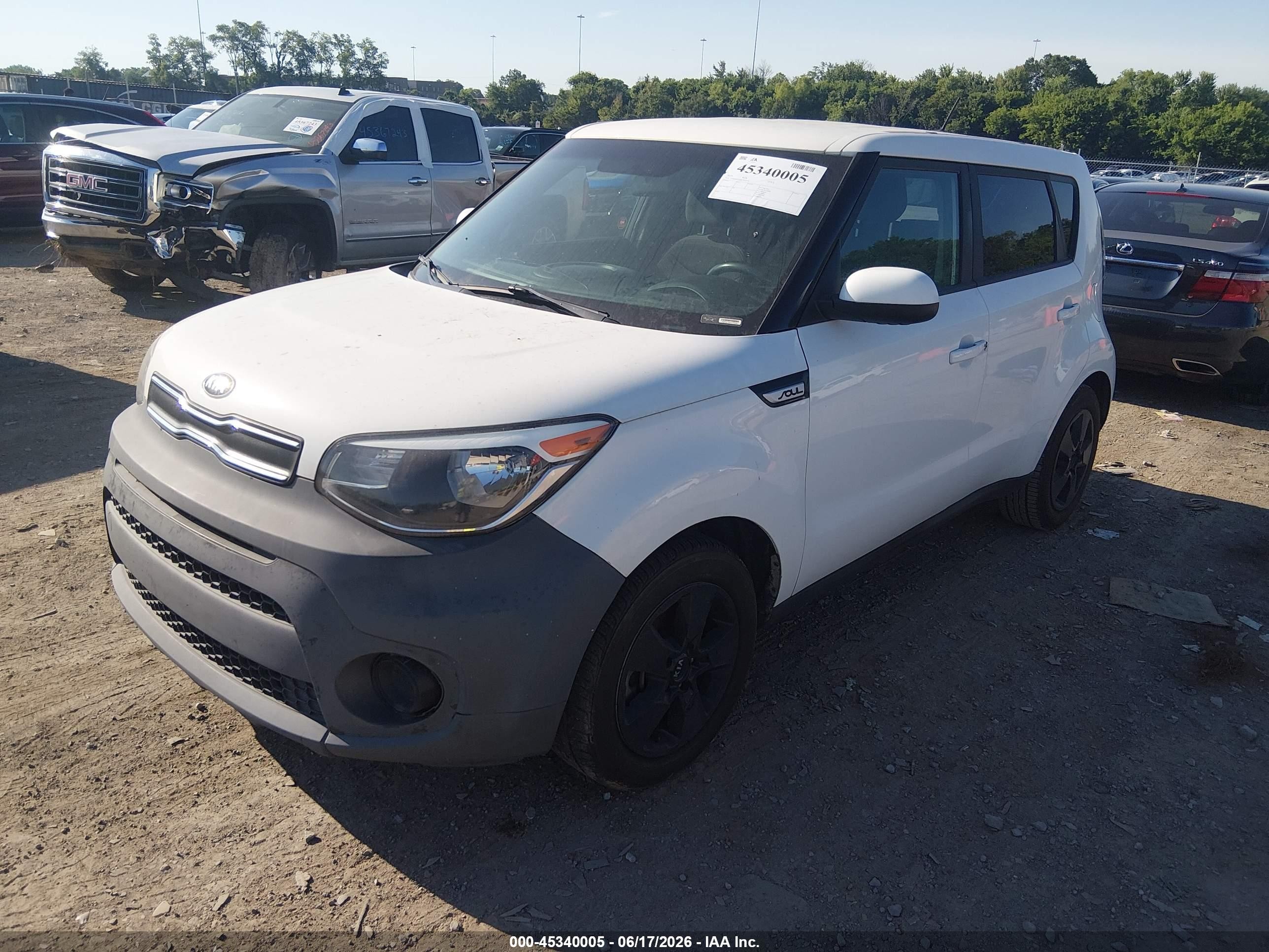 2019 Kia Soul White vin: KNDJN2A28K7657558