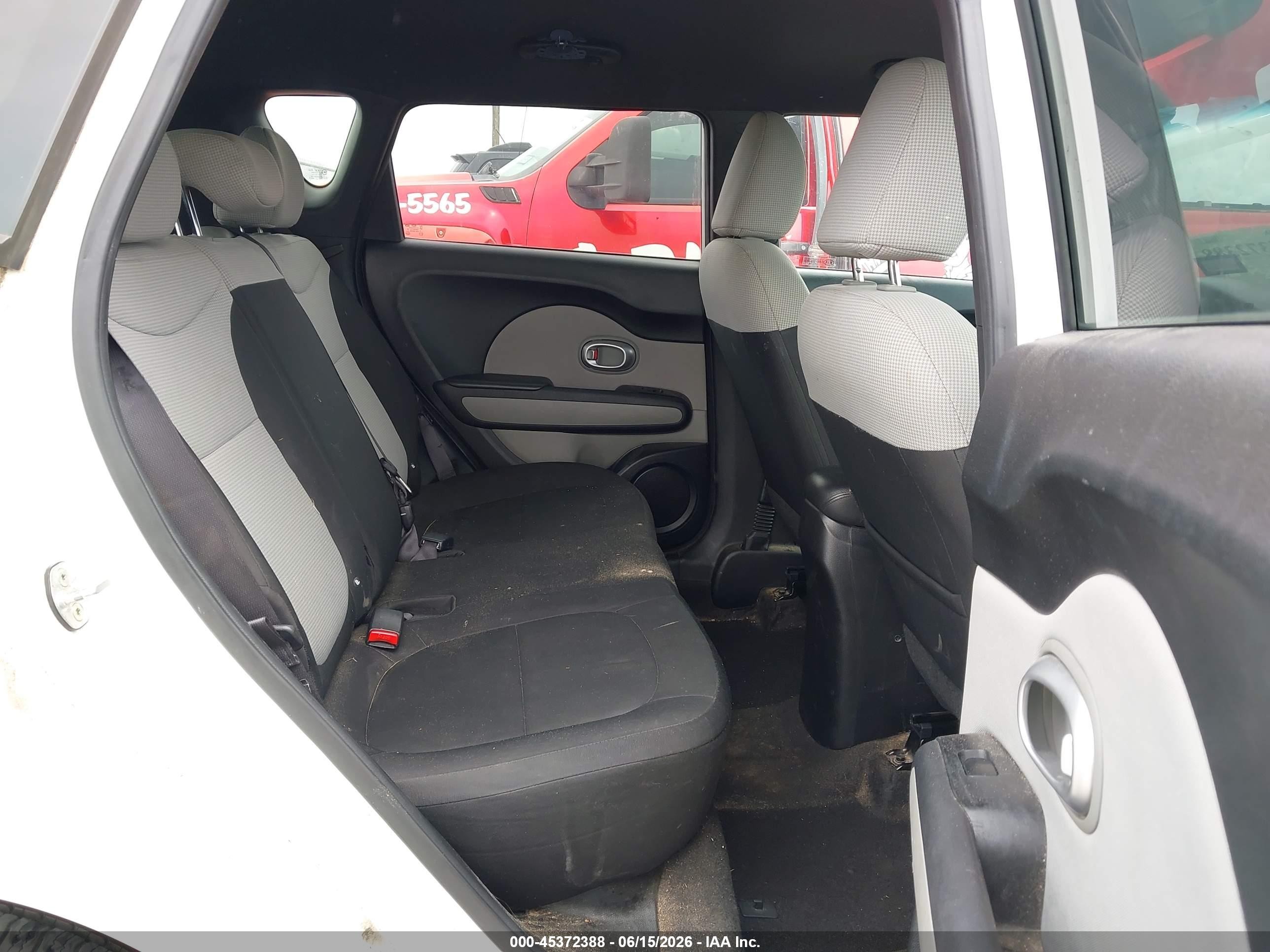 2014 Kia Soul   White vin: KNDJN2A29E7004242