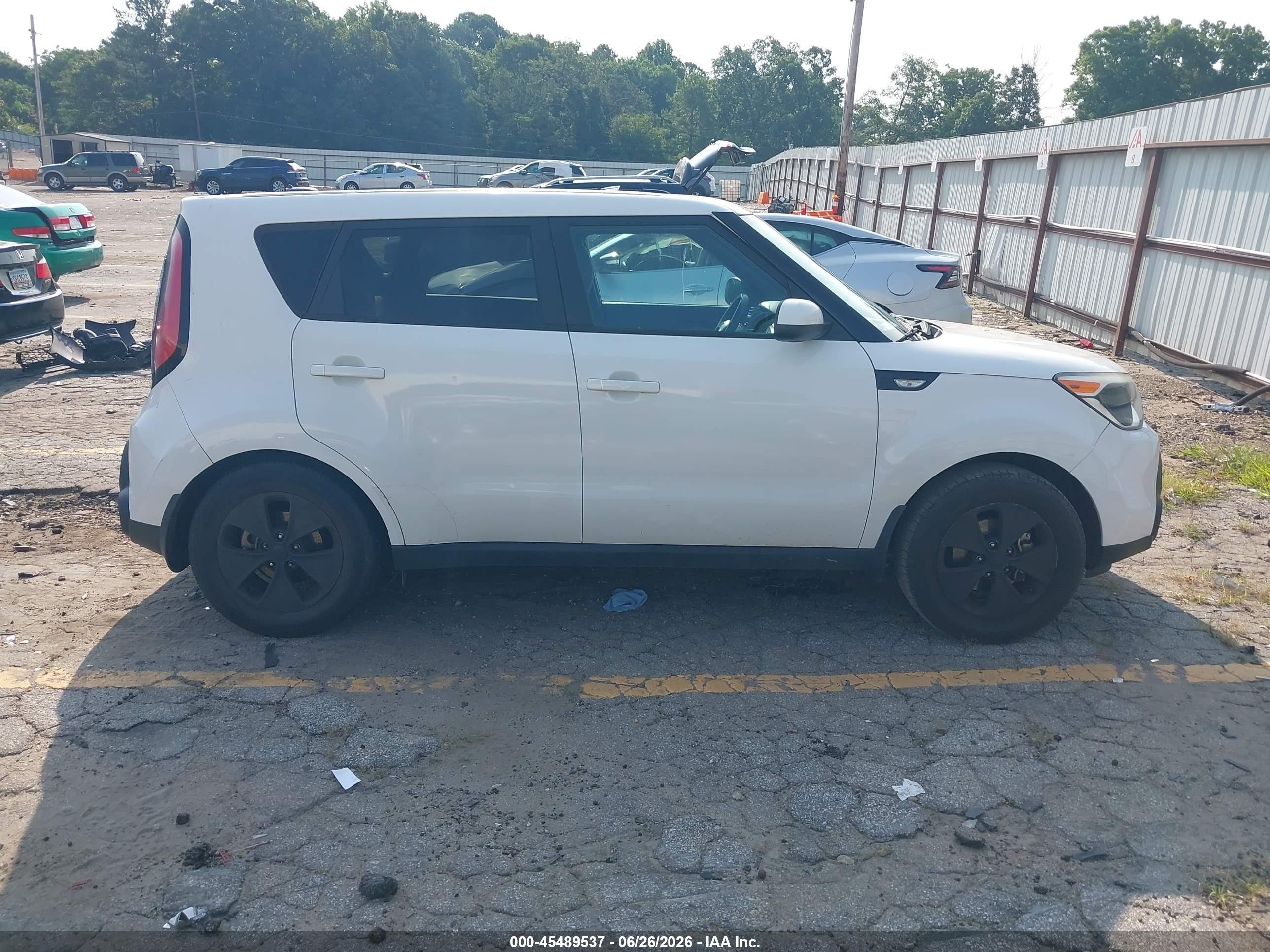 2014 Kia Soul   White vin: KNDJN2A29E7012843