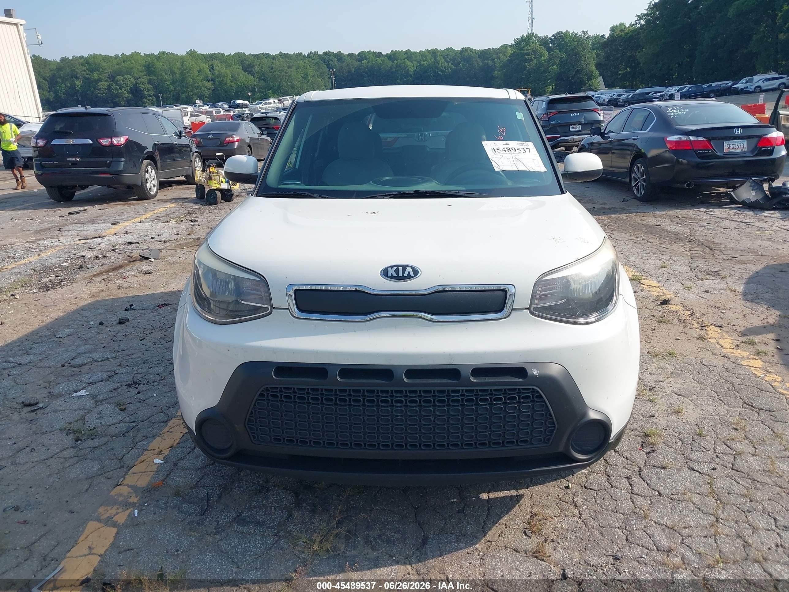 2014 Kia Soul   White vin: KNDJN2A29E7012843