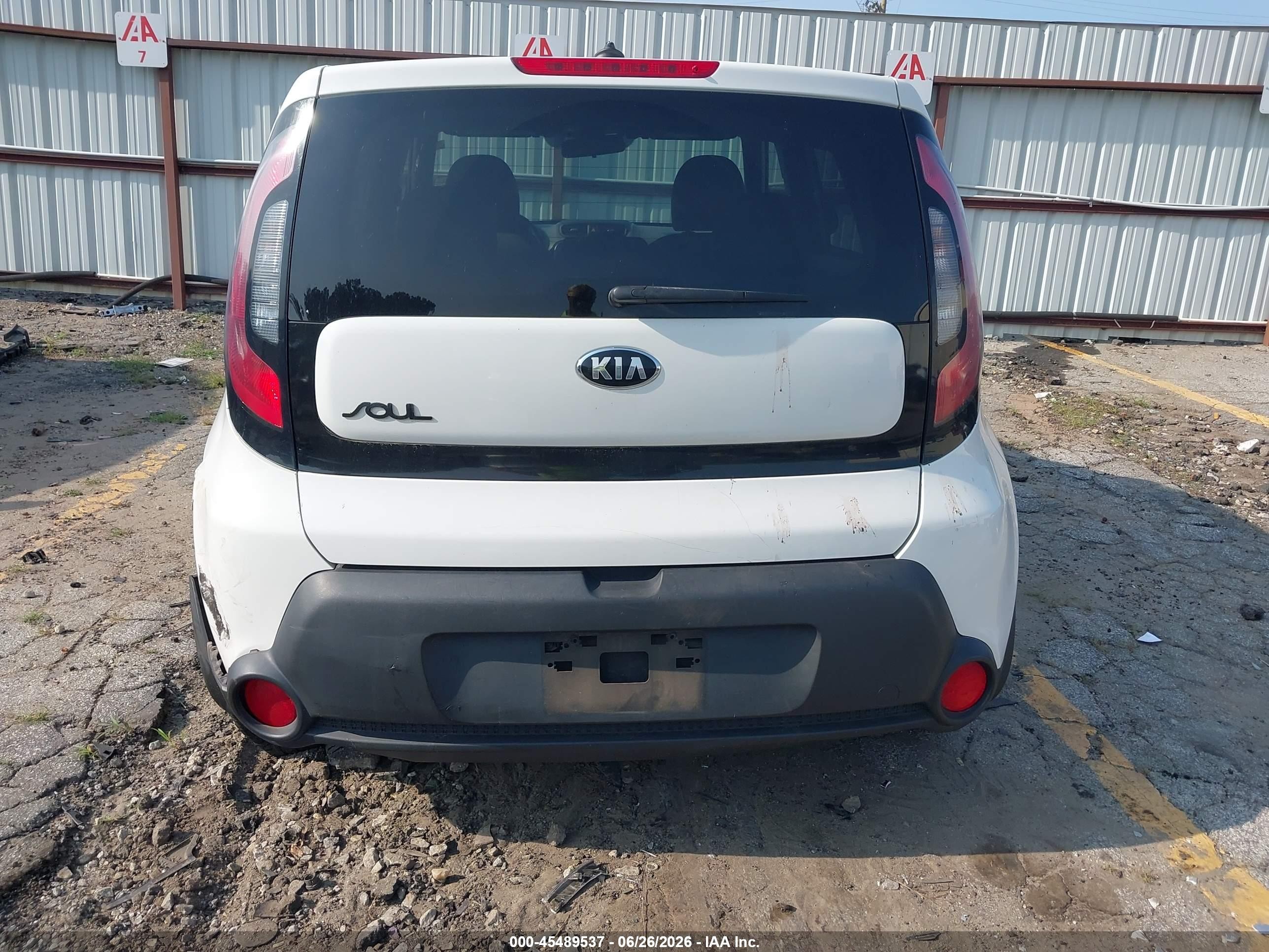 2014 Kia Soul   White vin: KNDJN2A29E7012843