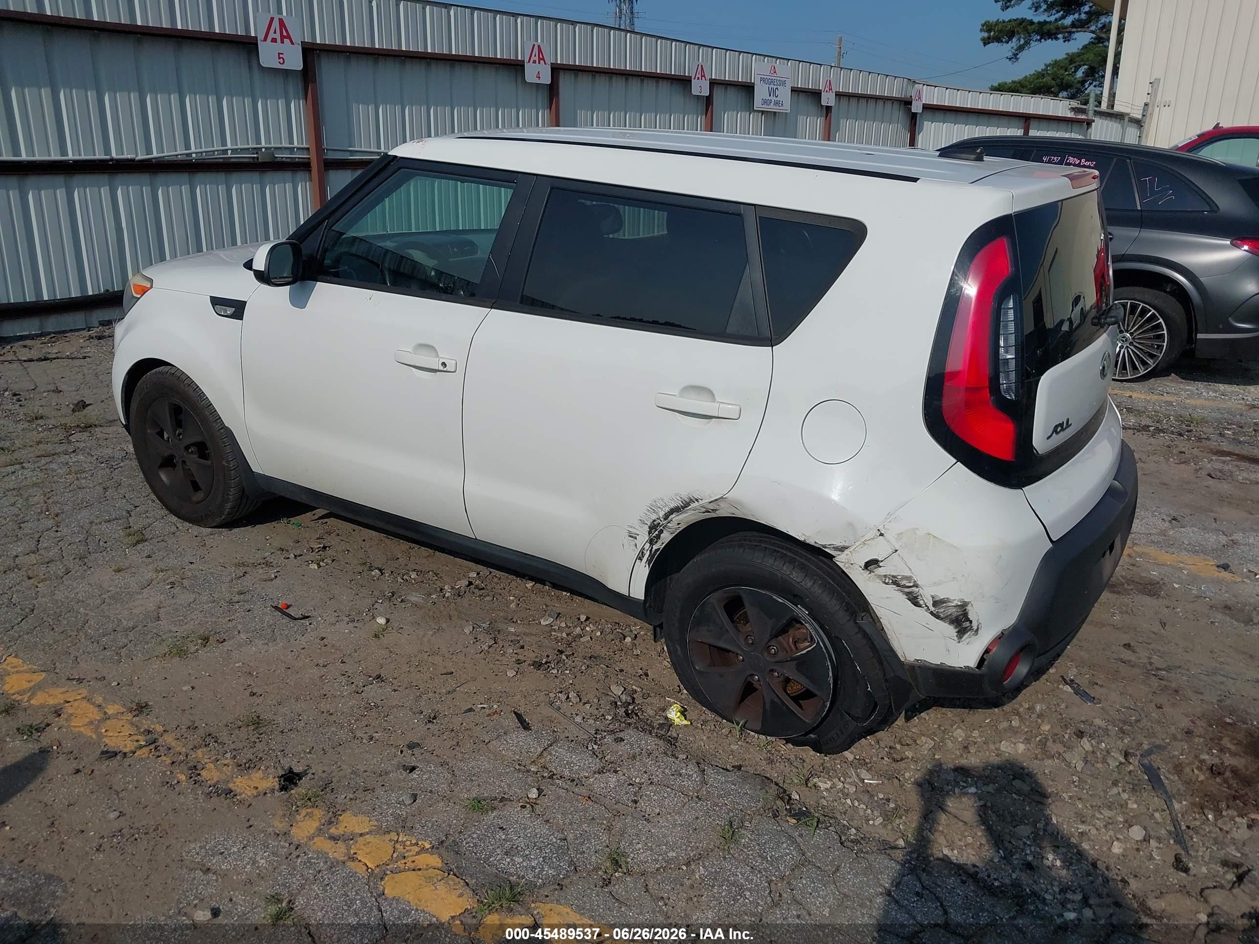2014 Kia Soul   White vin: KNDJN2A29E7012843