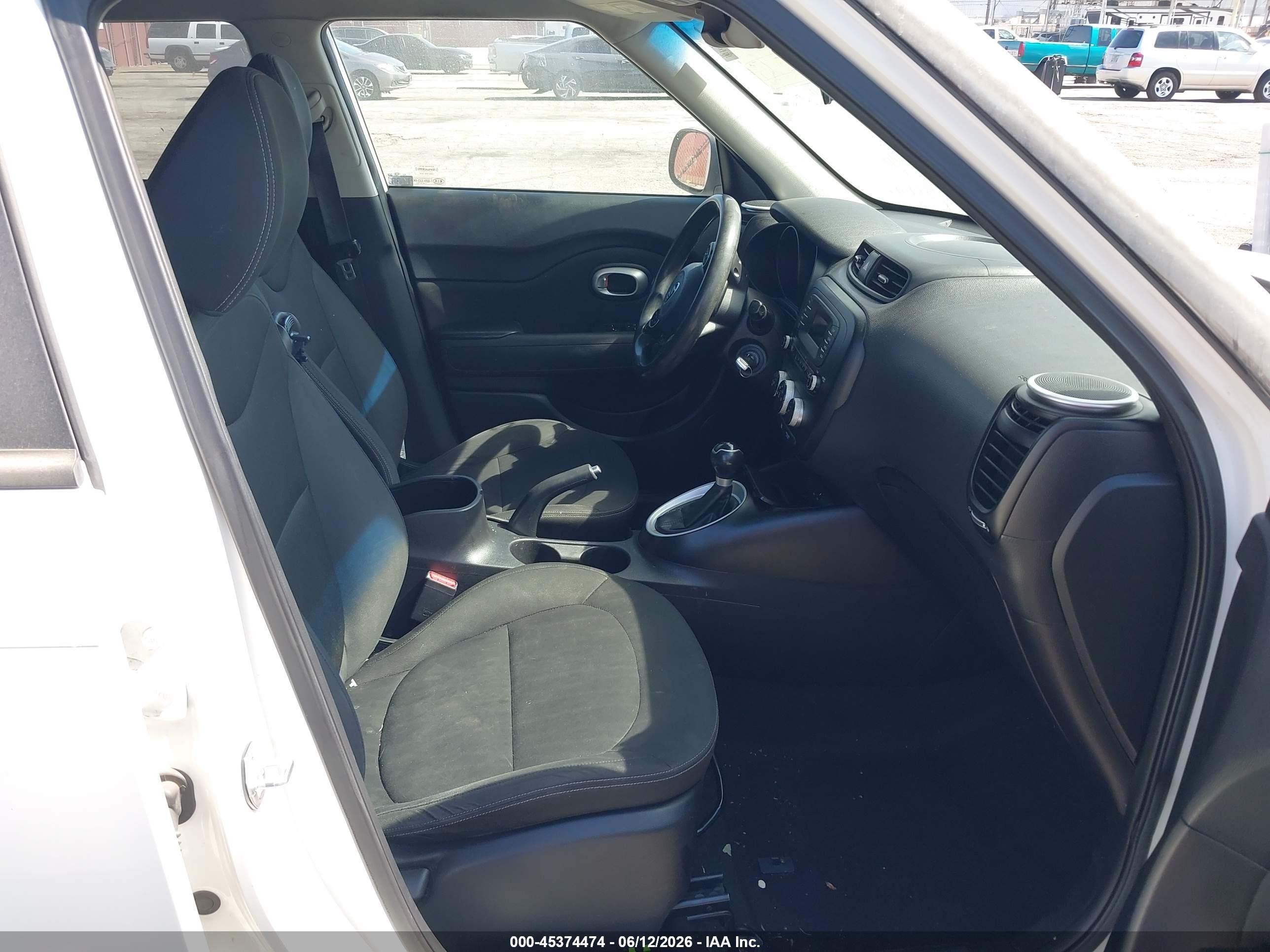 2014 Kia Soul   White vin: KNDJN2A29E7036804