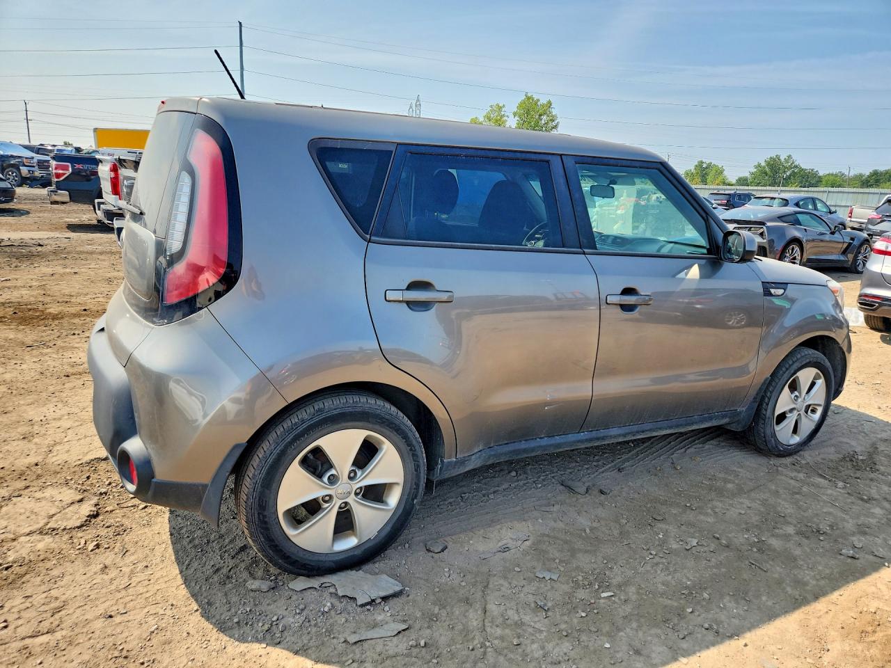 2014 Kia Soul Base Silver vin: KNDJN2A29E7053327