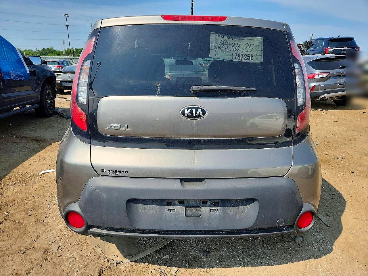 2014 Kia Soul Base Silver vin: KNDJN2A29E7053327