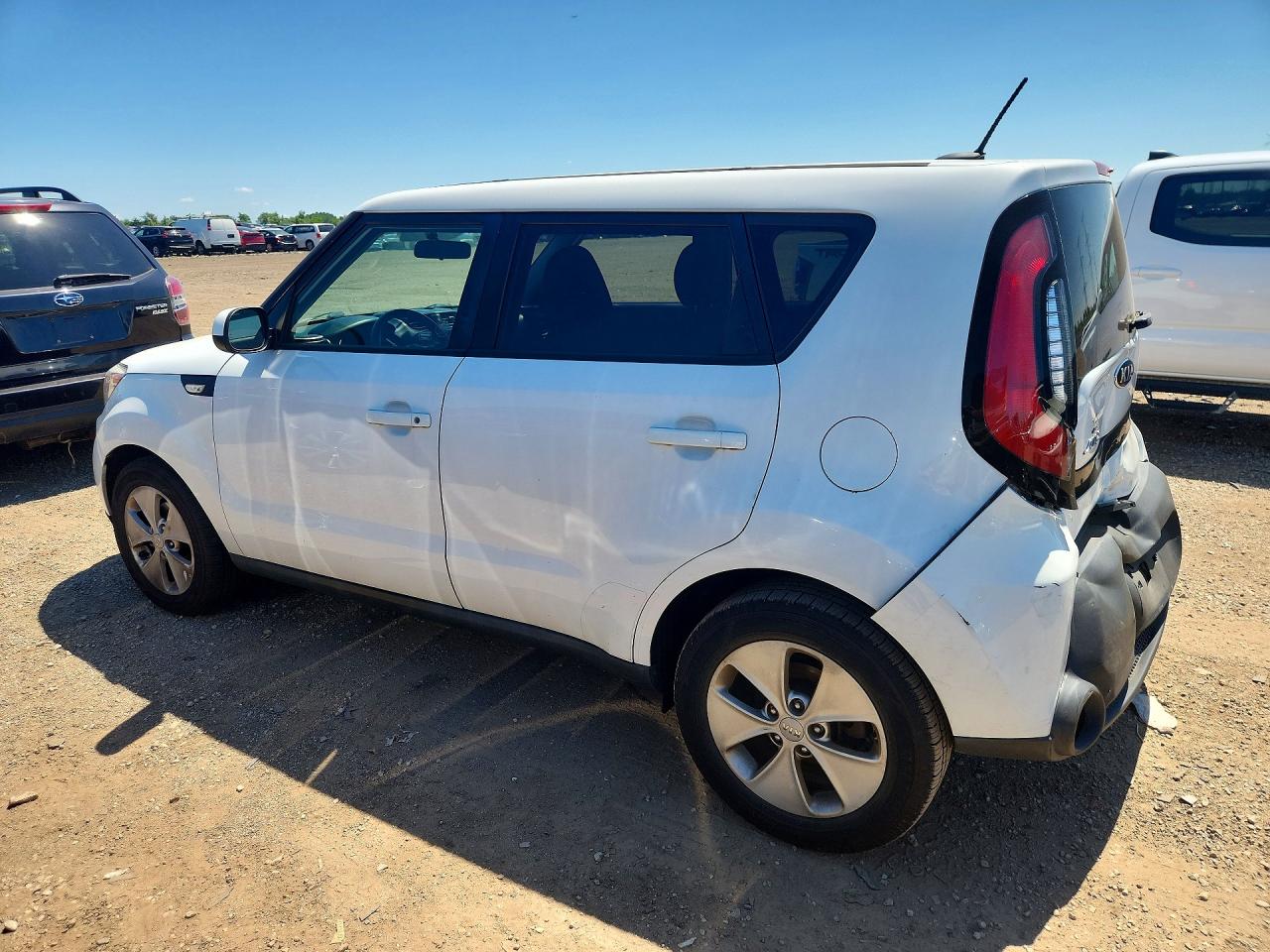 2014 Kia Soul Base White vin: KNDJN2A29E7097554