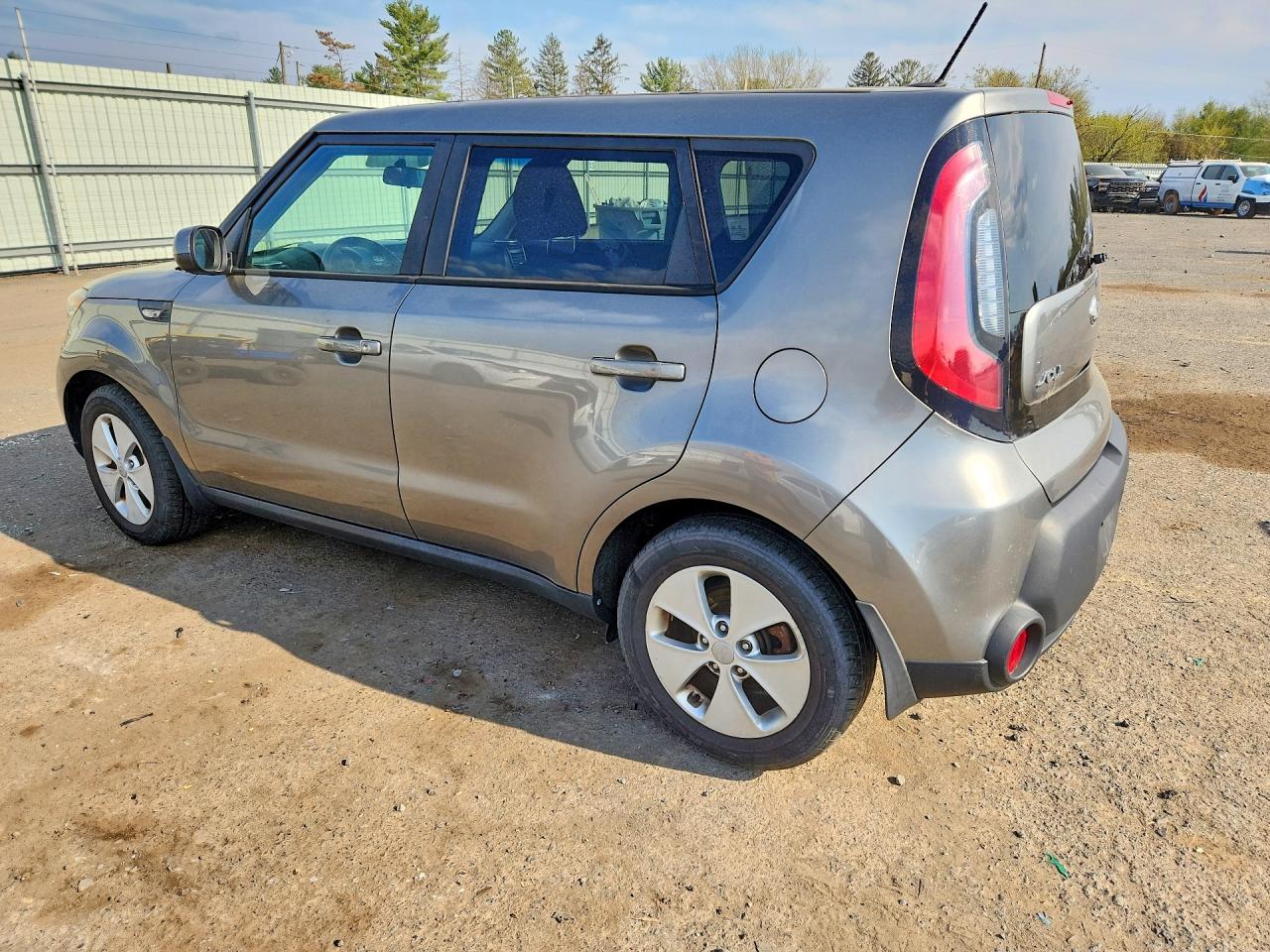 2014 Kia Soul Base Gray vin: KNDJN2A29E7104955
