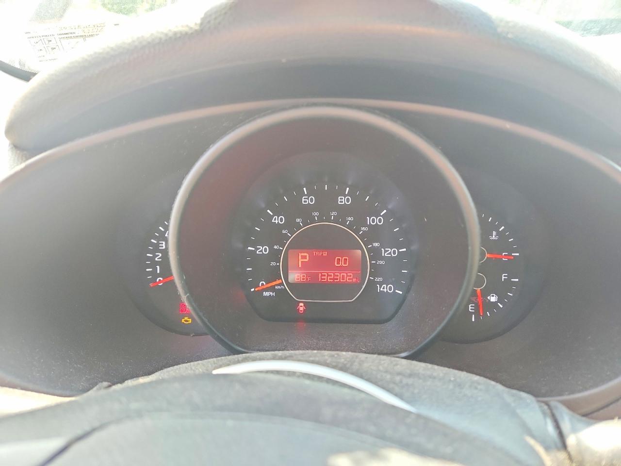 2014 Kia Soul Base Gray vin: KNDJN2A29E7104955
