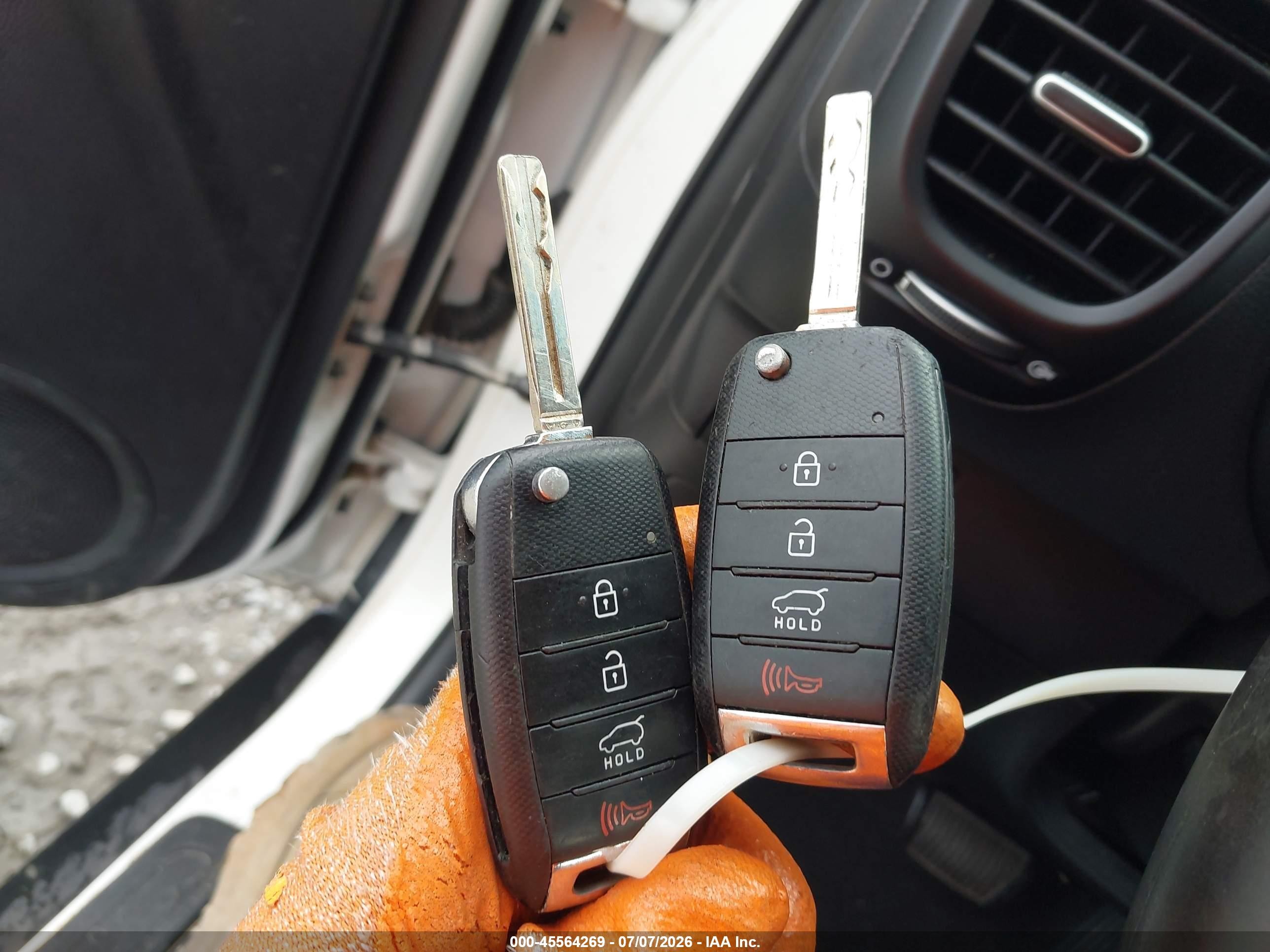 2014 Kia Soul   Белый vin: KNDJN2A29E7709378