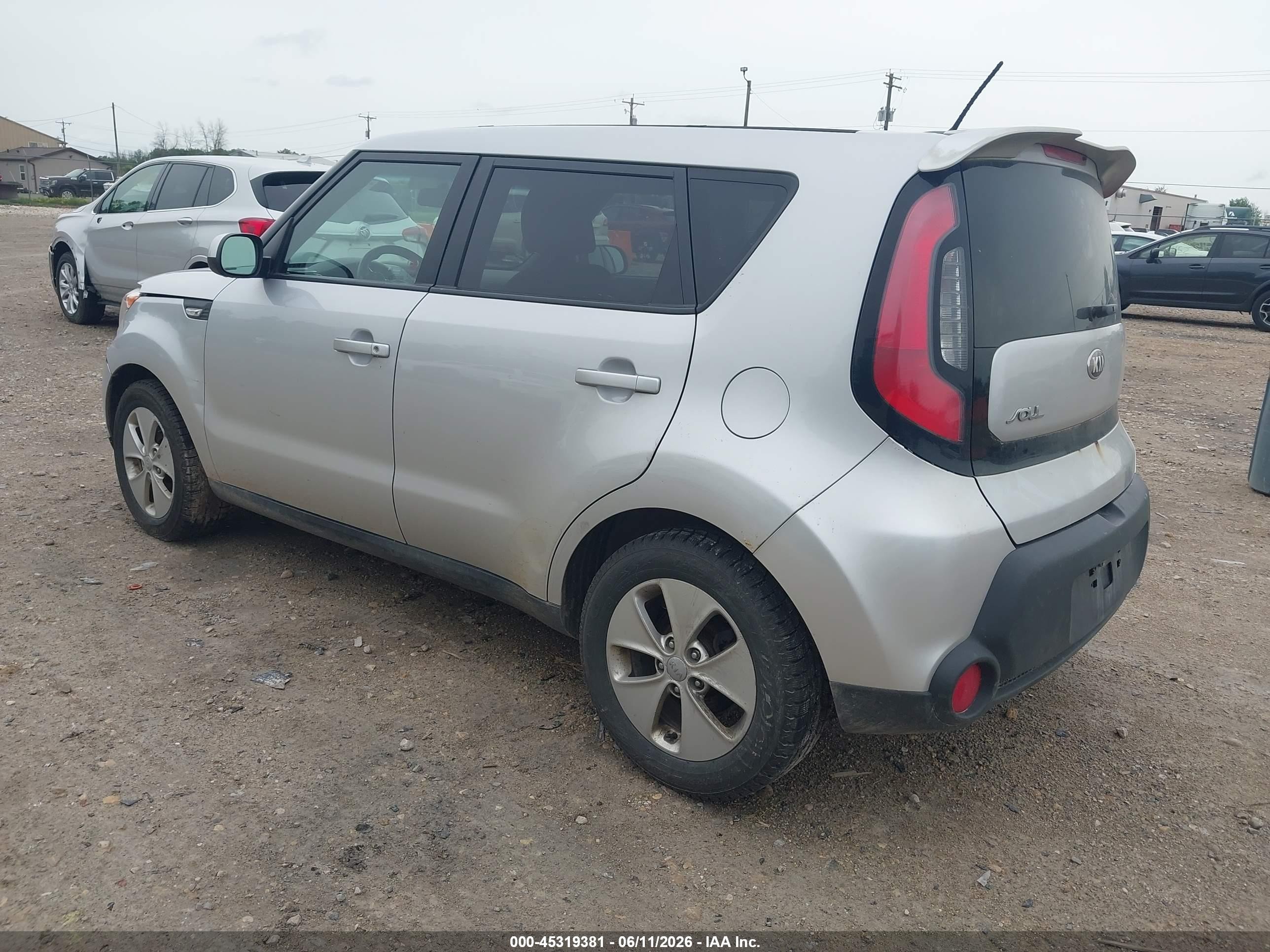 2014 Kia Soul   Серебряный vin: KNDJN2A29E7721028