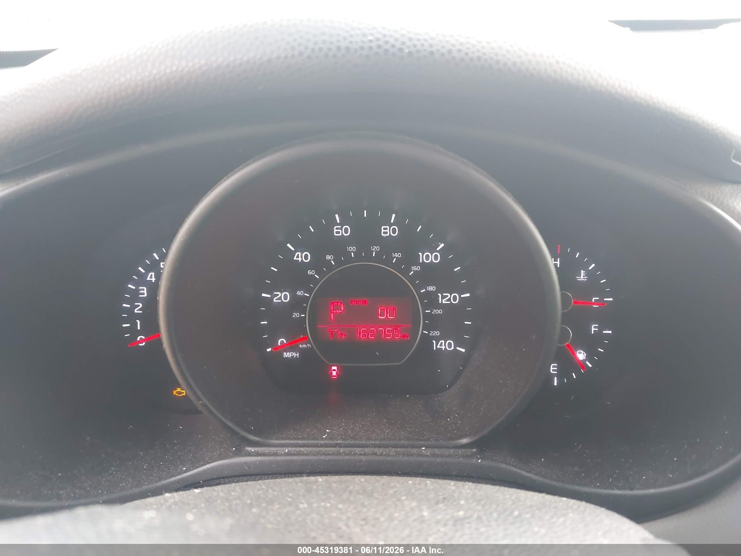 2014 Kia Soul   Серебряный vin: KNDJN2A29E7721028