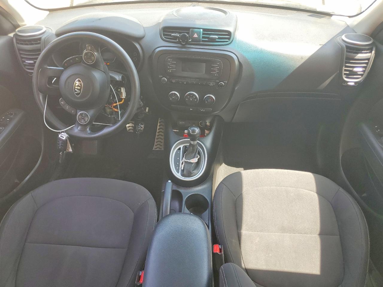 2014 Kia Soul Base Silver vin: KNDJN2A29E7722244