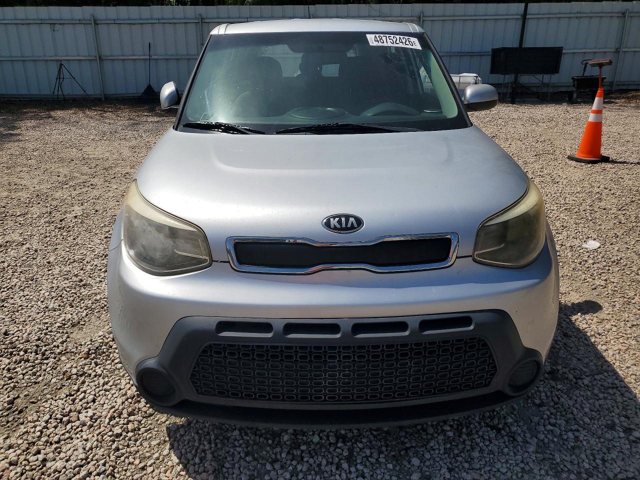 2014 Kia Soul Base Silver vin: KNDJN2A29E7722244