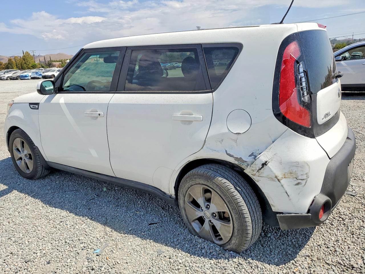 2015 Kia Soul Base White vin: KNDJN2A29F7125127