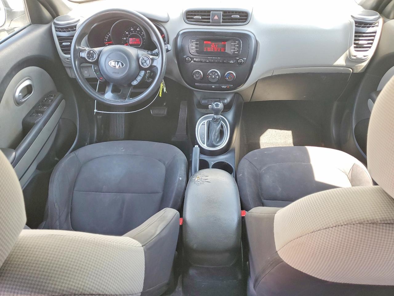 2015 Kia Soul Base White vin: KNDJN2A29F7125127