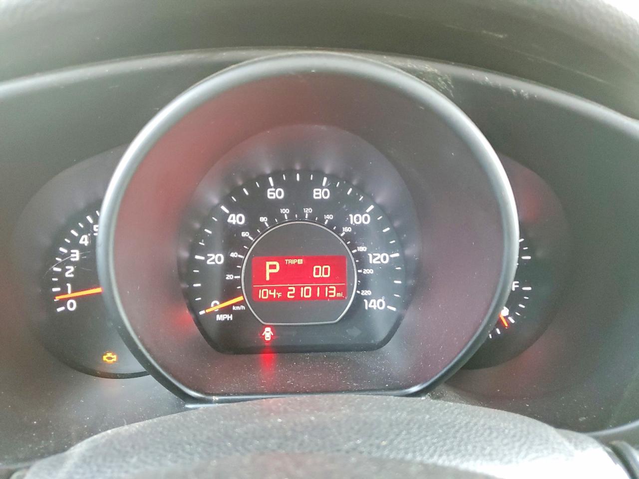 2015 Kia Soul Base White vin: KNDJN2A29F7125127