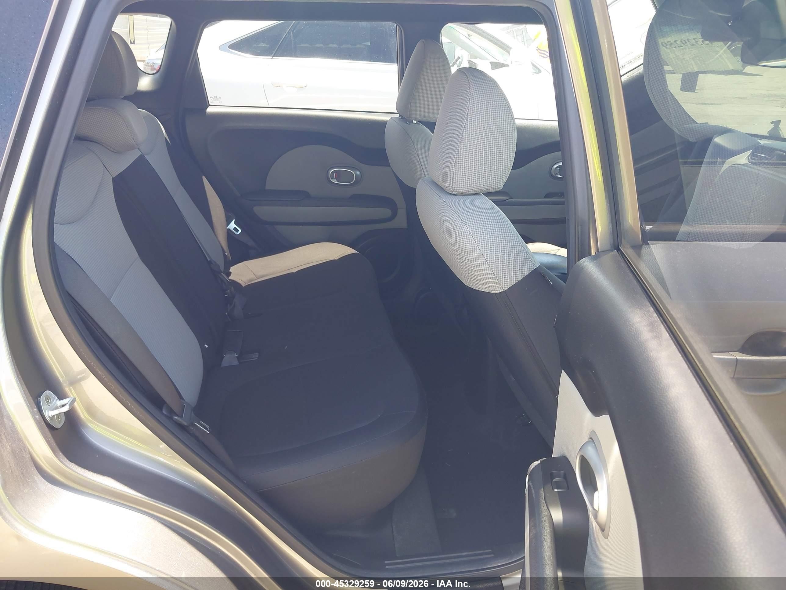 2015 Kia Soul   Gray vin: KNDJN2A29F7125807