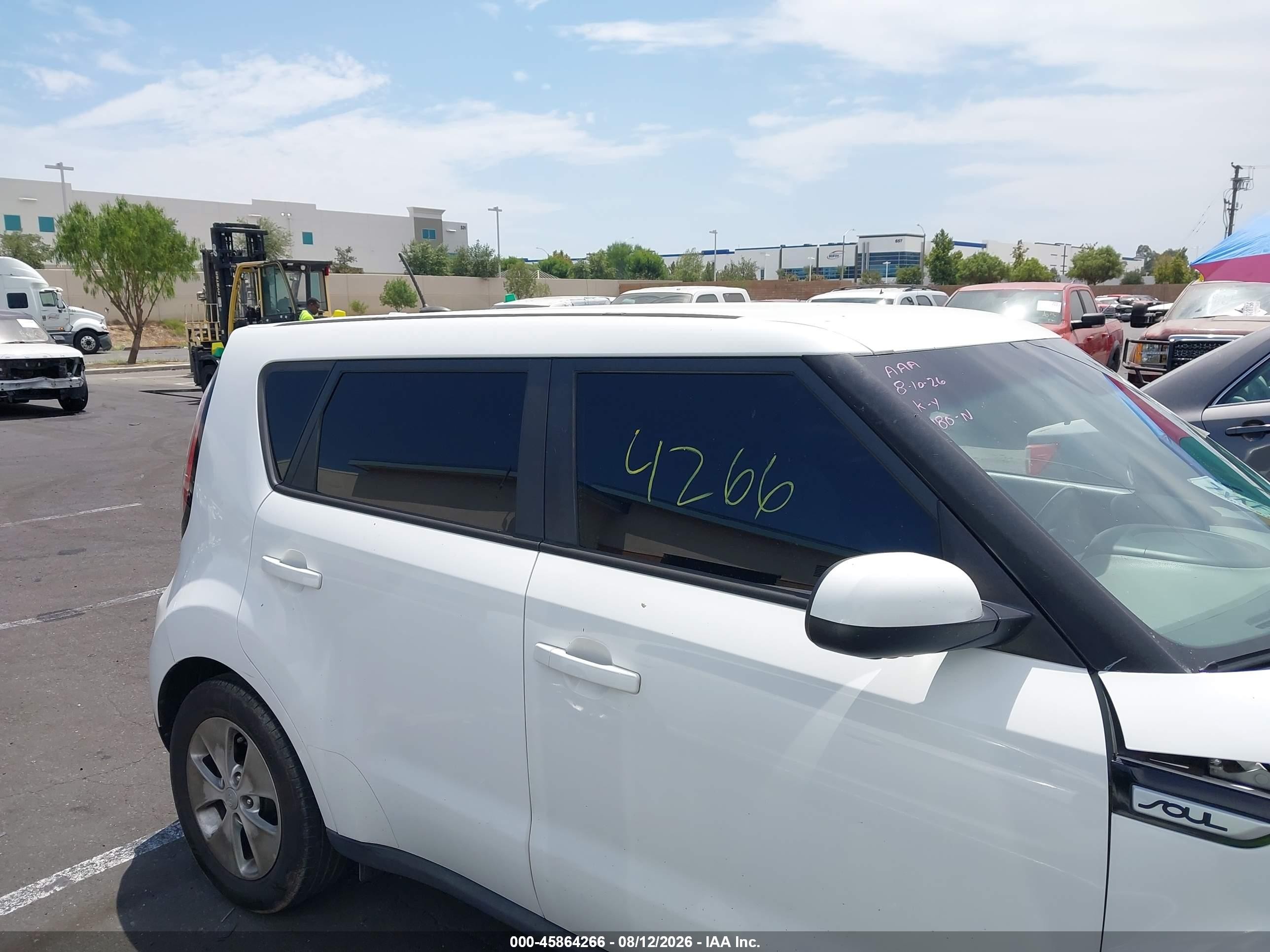 2015 Kia Soul   Белый vin: KNDJN2A29F7133308