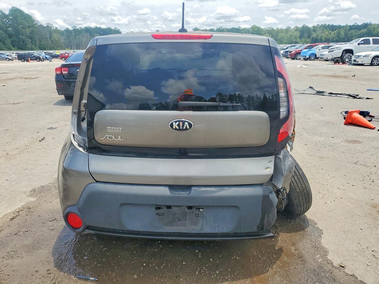 2015 Kia Soul Base Gray vin: KNDJN2A29F7168317