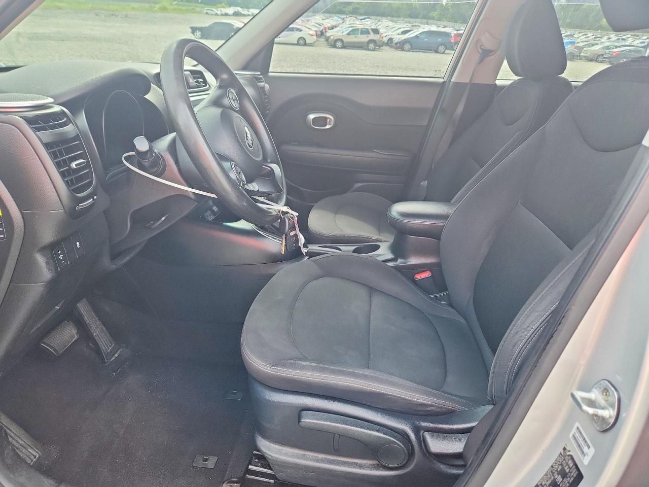 2015 Kia Soul Base Gray vin: KNDJN2A29F7750000