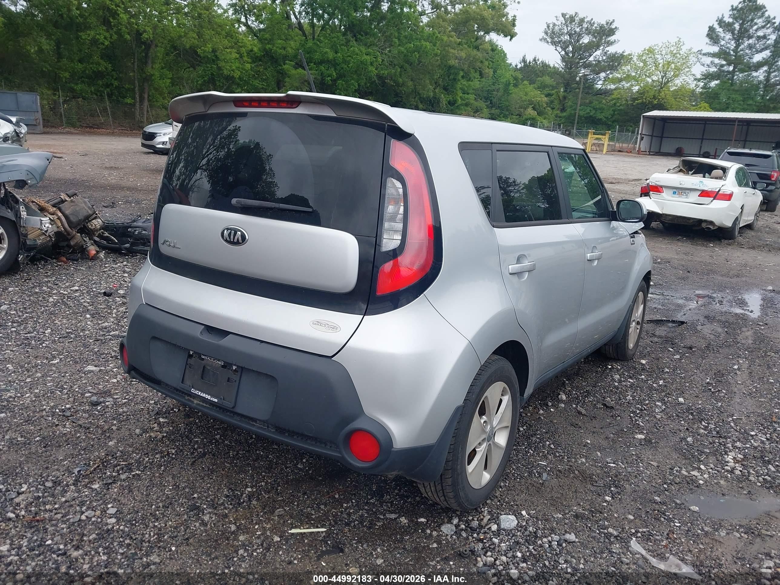 2015 Kia Soul   White vin: KNDJN2A29F7761515