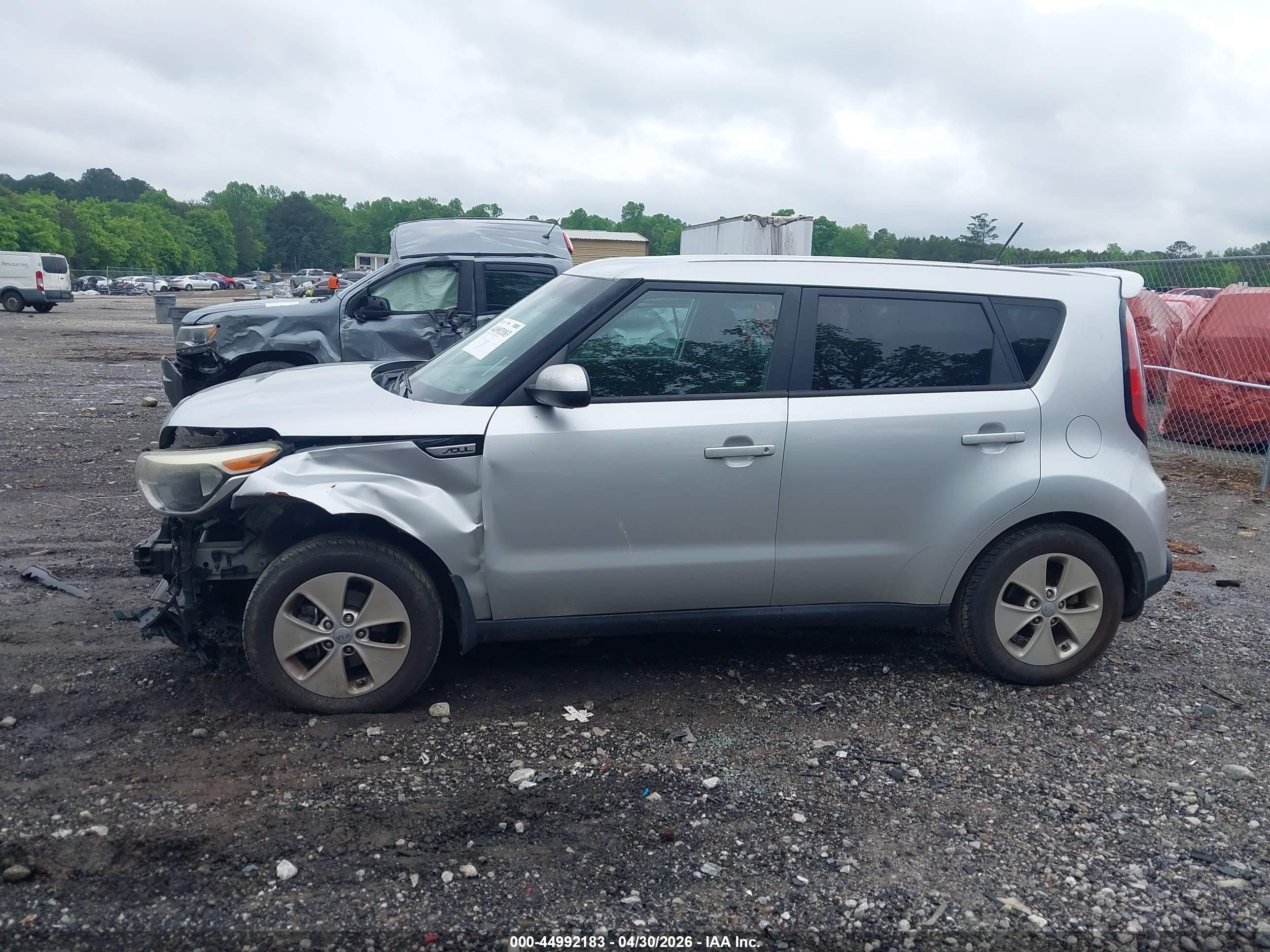 2015 Kia Soul   White vin: KNDJN2A29F7761515