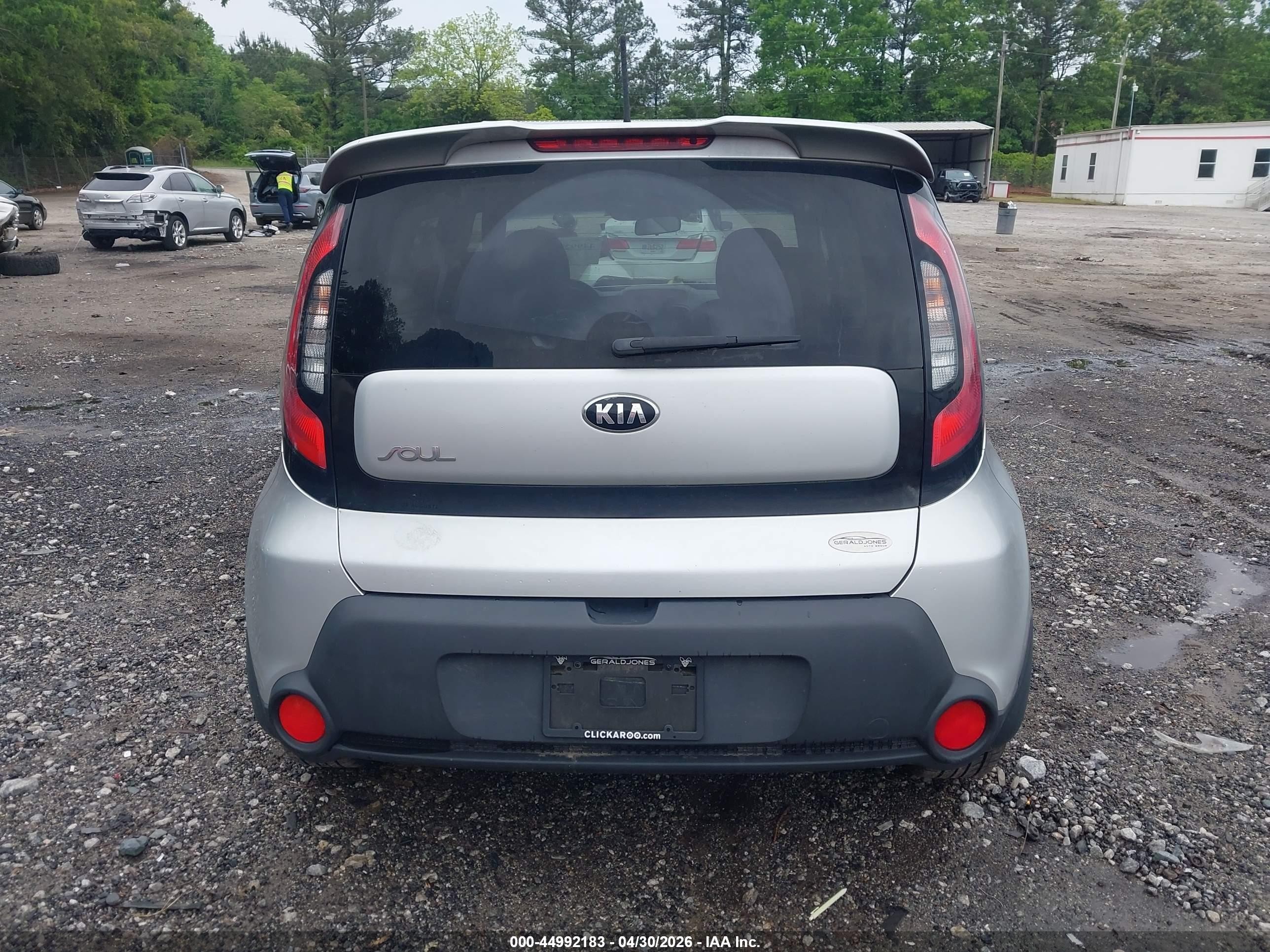 2015 Kia Soul   White vin: KNDJN2A29F7761515