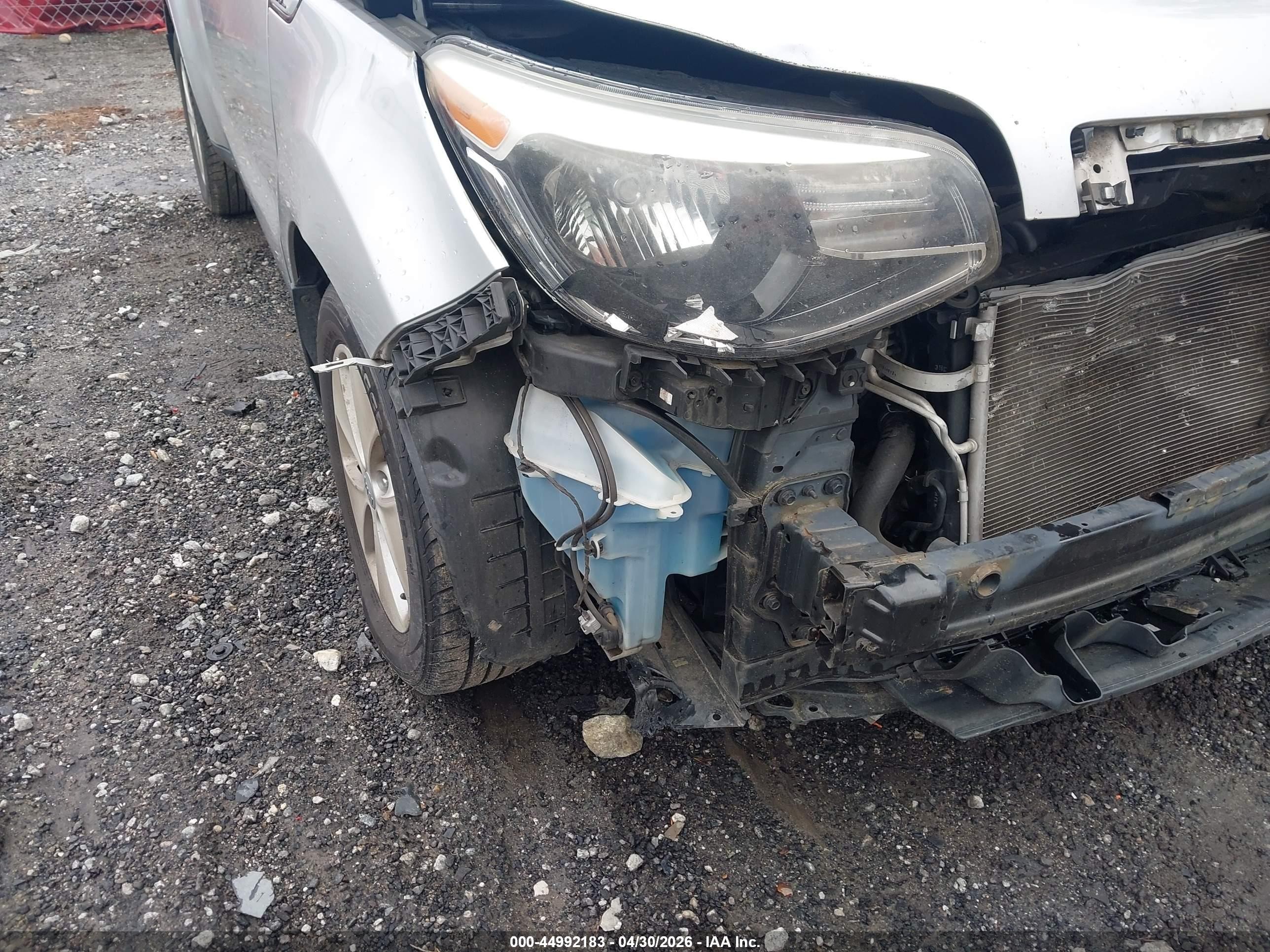 2015 Kia Soul   White vin: KNDJN2A29F7761515