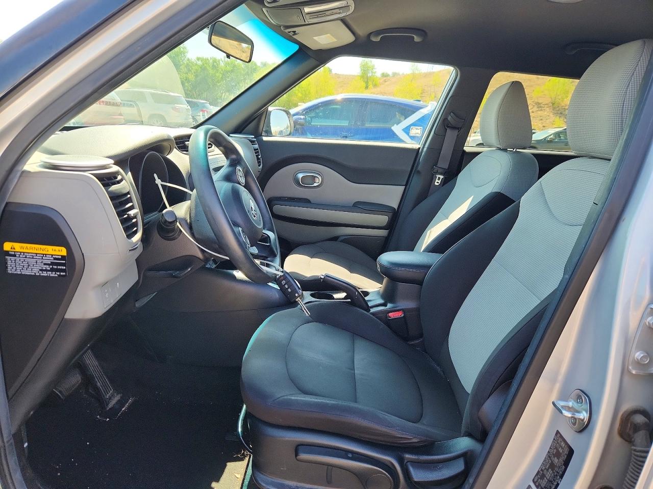 2015 Kia Soul Base Silver vin: KNDJN2A29F7787208