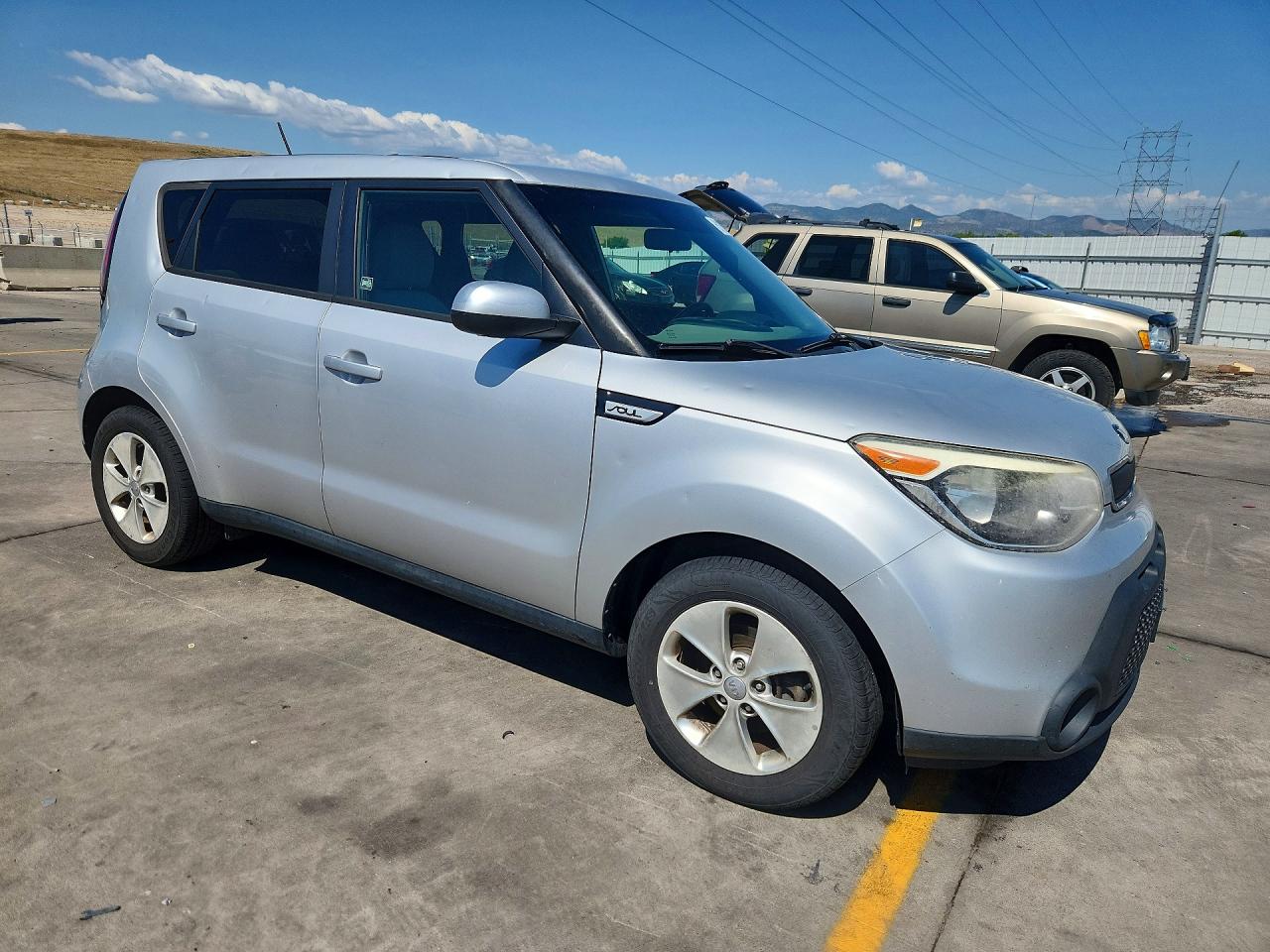2015 Kia Soul Base Silver vin: KNDJN2A29F7787208