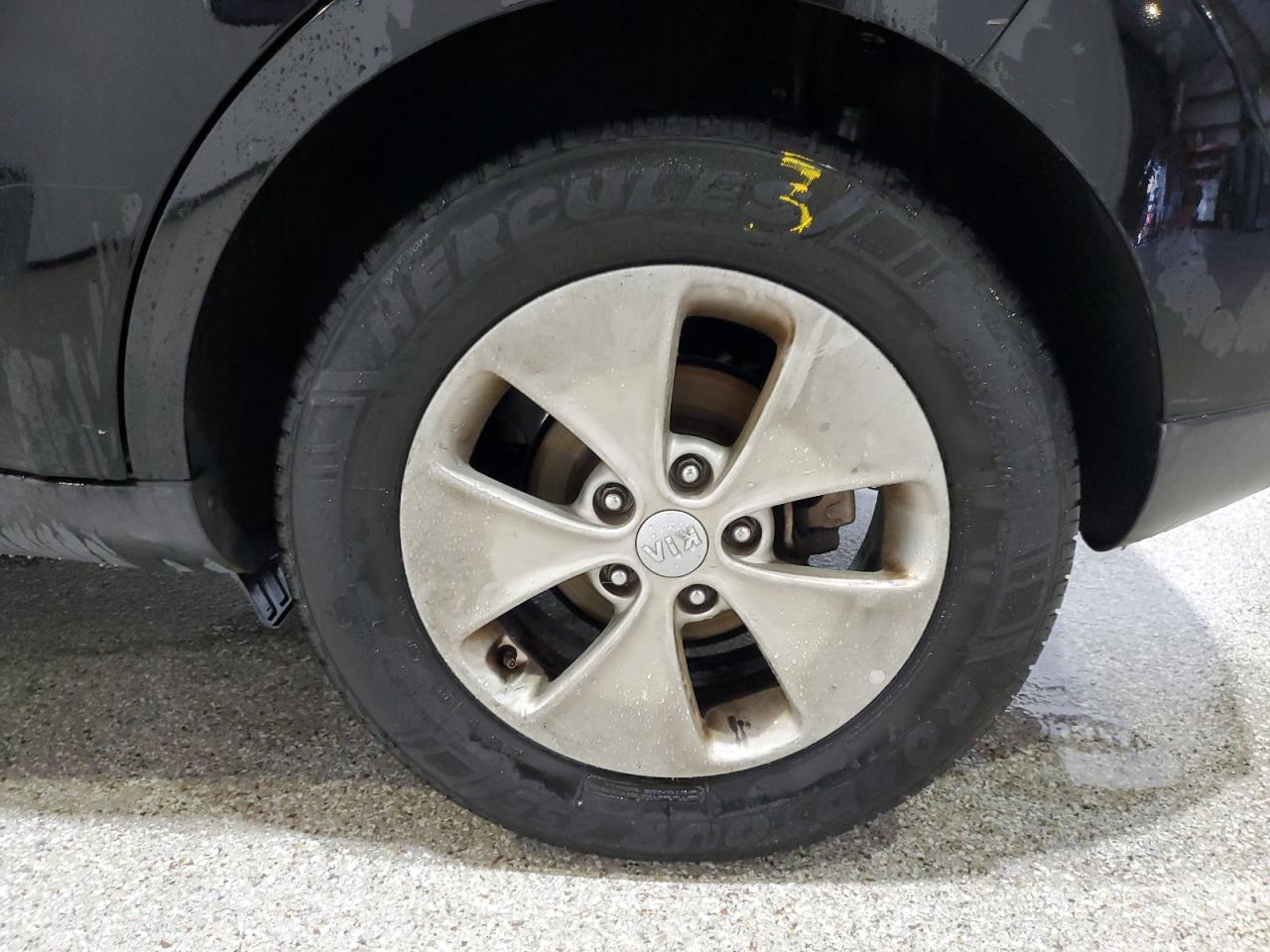 2015 Kia Soul Base Black vin: KNDJN2A29F7805478 Damage: Left Rear Tire, Worn, Replacement Required