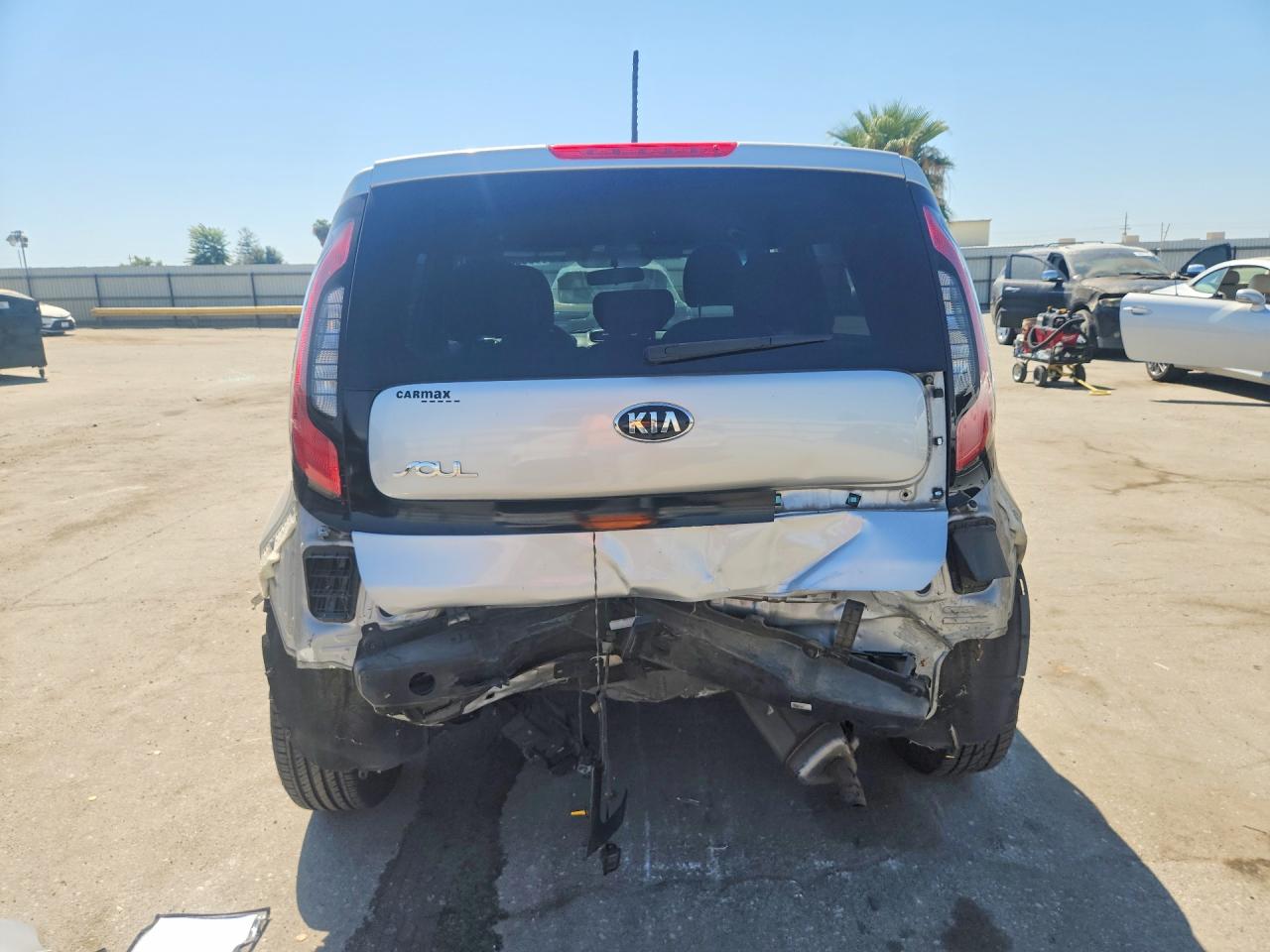 2015 Kia Soul Base Silver vin: KNDJN2A29F7805500