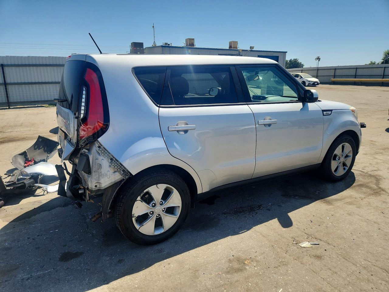 2015 Kia Soul Base Silver vin: KNDJN2A29F7805500