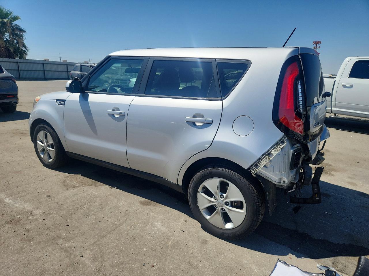 2015 Kia Soul Base Silver vin: KNDJN2A29F7805500
