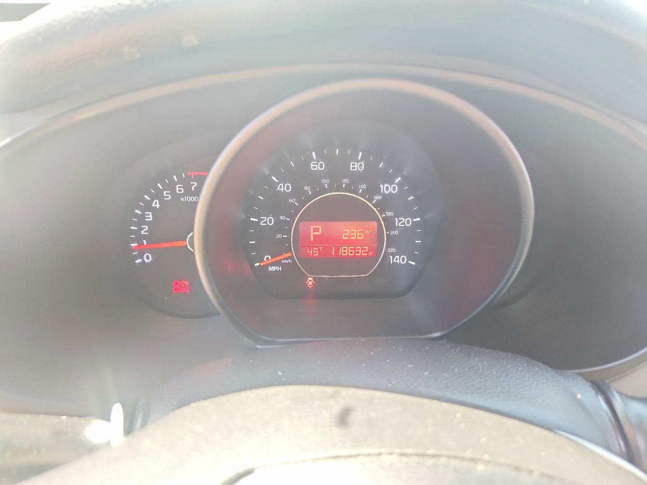 2015 Kia Soul Base Silver vin: KNDJN2A29F7805500