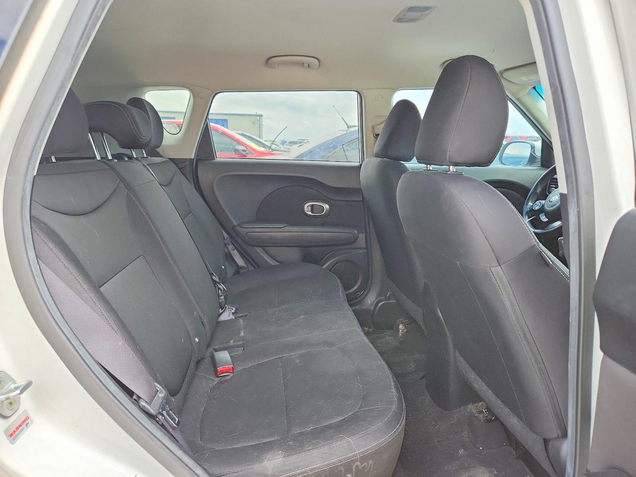 2015 Kia Soul Base White vin: KNDJN2A29F7808879