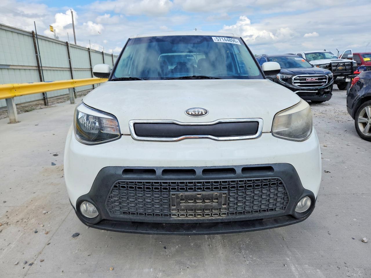2015 Kia Soul Base White vin: KNDJN2A29F7808879