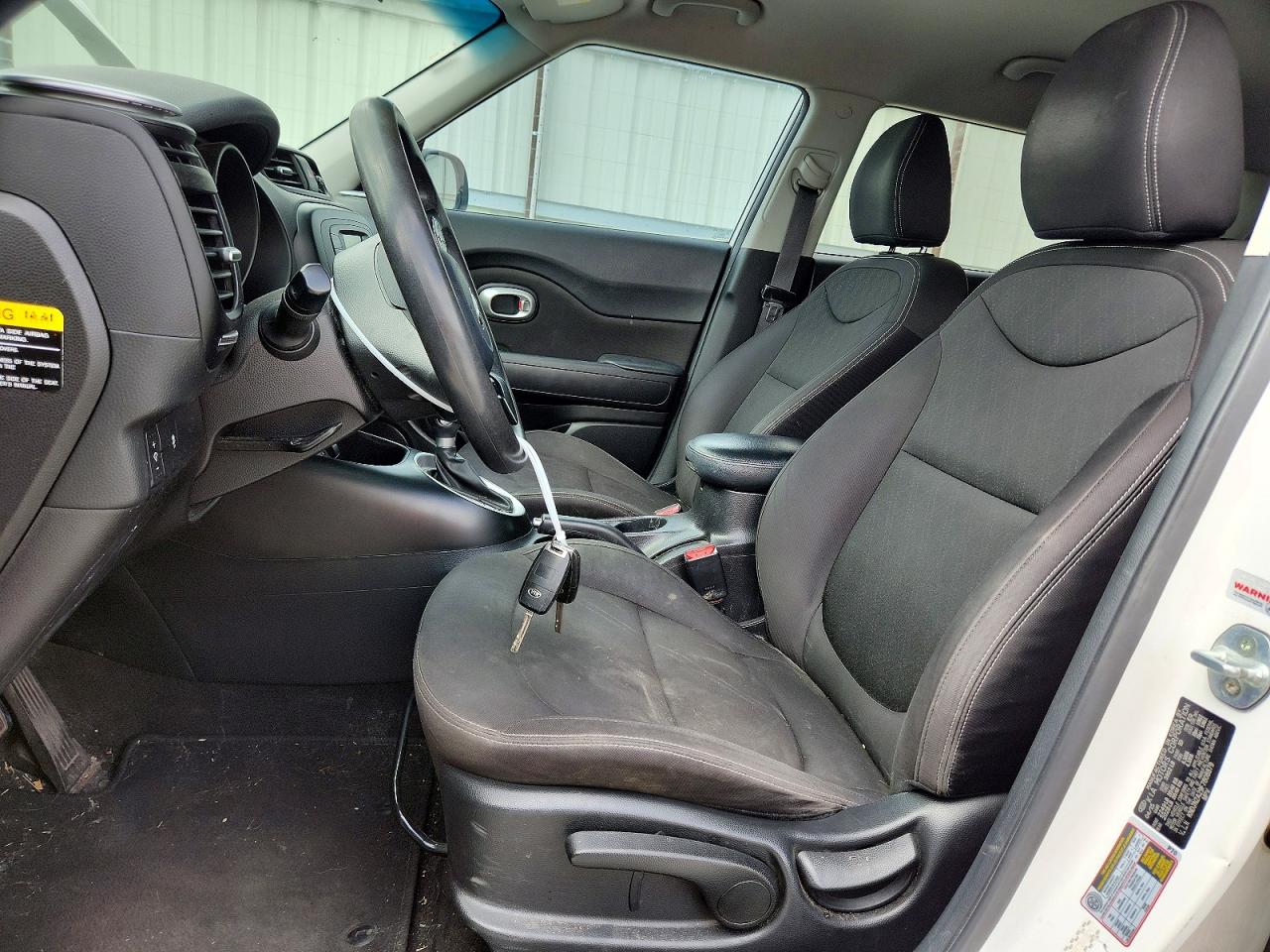 2015 Kia Soul Base White vin: KNDJN2A29F7808879