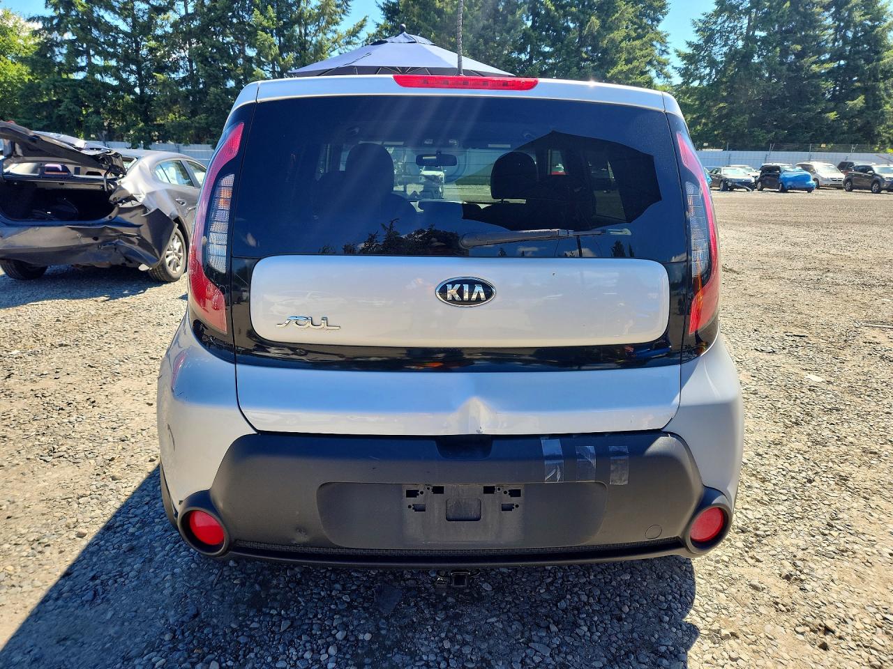 2015 Kia Soul Base Silver vin: KNDJN2A29F7809708