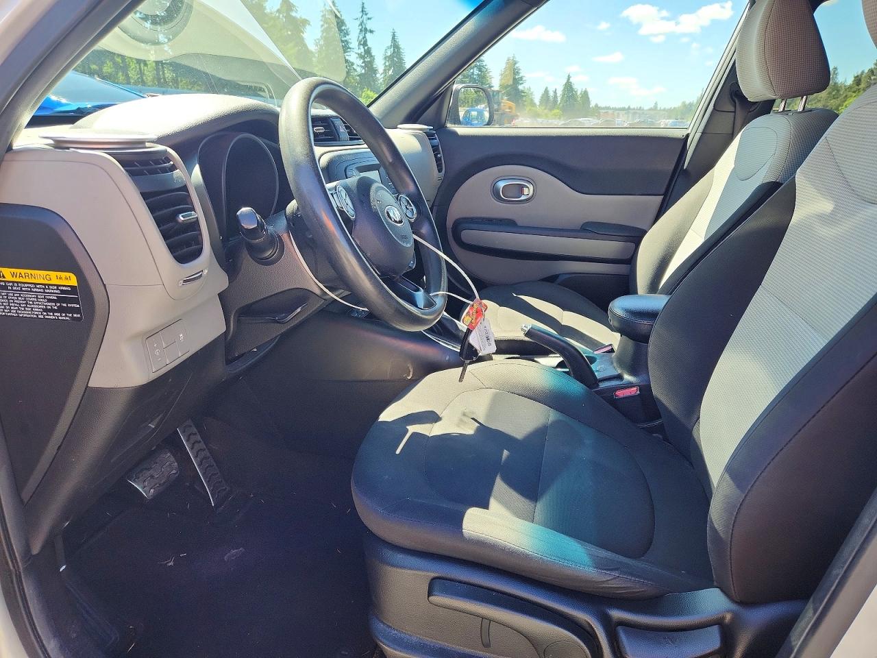 2015 Kia Soul Base Silver vin: KNDJN2A29F7809708