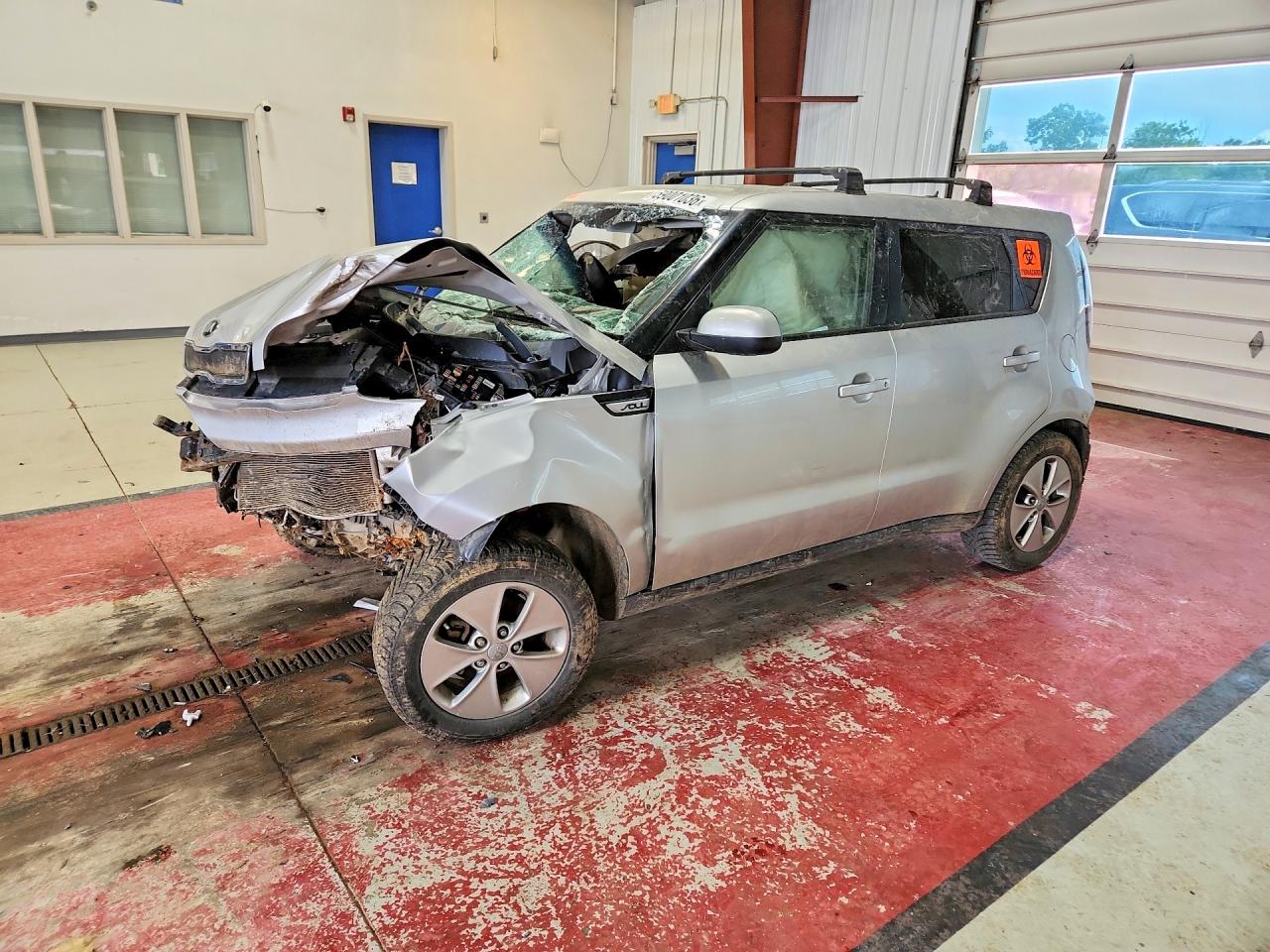 2015 Kia Soul Base Silver vin: KNDJN2A29F7815363