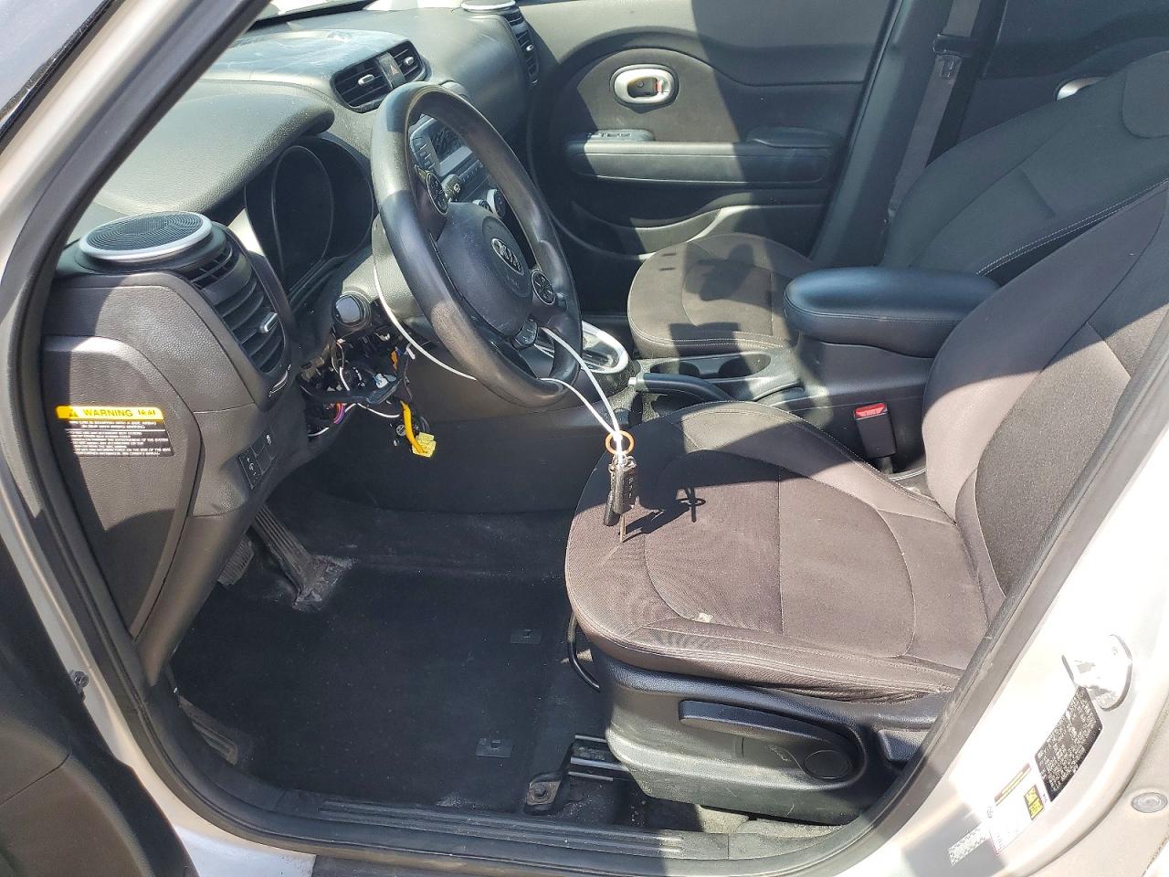 2015 Kia Soul Base Серебряный vin: KNDJN2A29F7817016